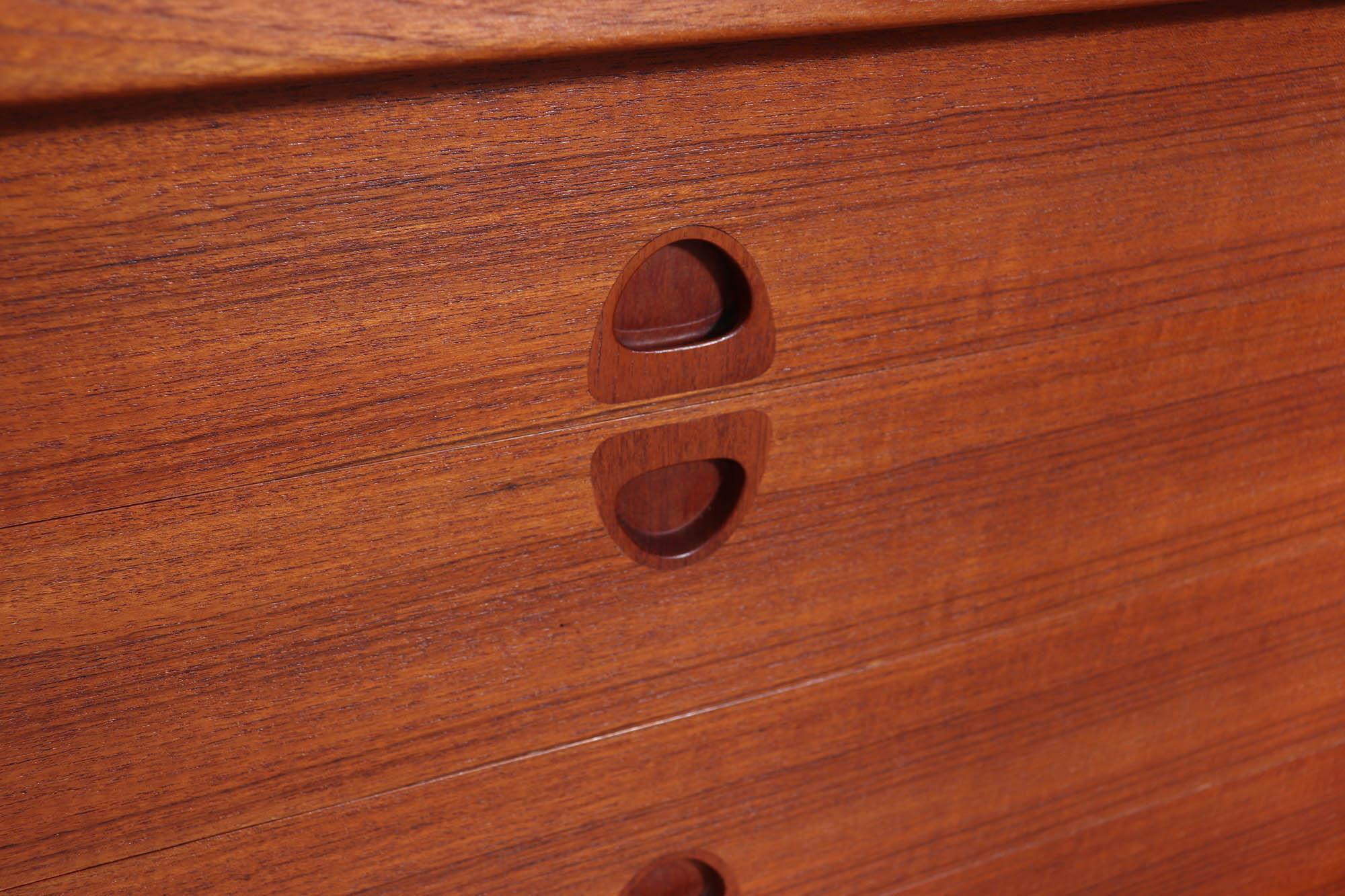 Teak Credenza in teak danese del metà secolo di H. H. Klien per Bramin in vendita