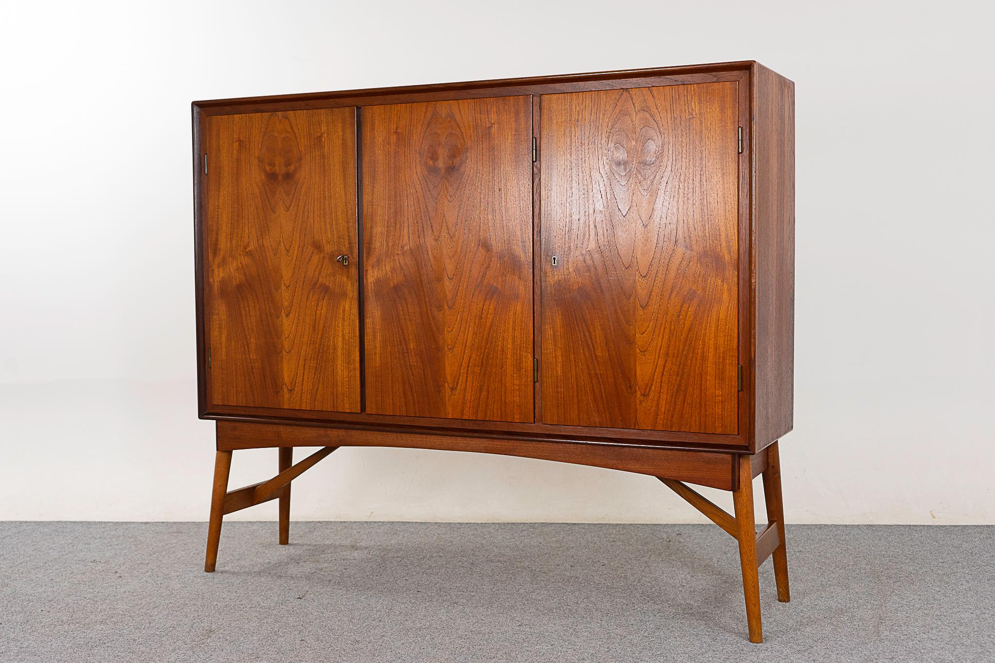 Danish Mid-Century Teak Sideboard In Good Condition For Sale In VANCOUVER, CA