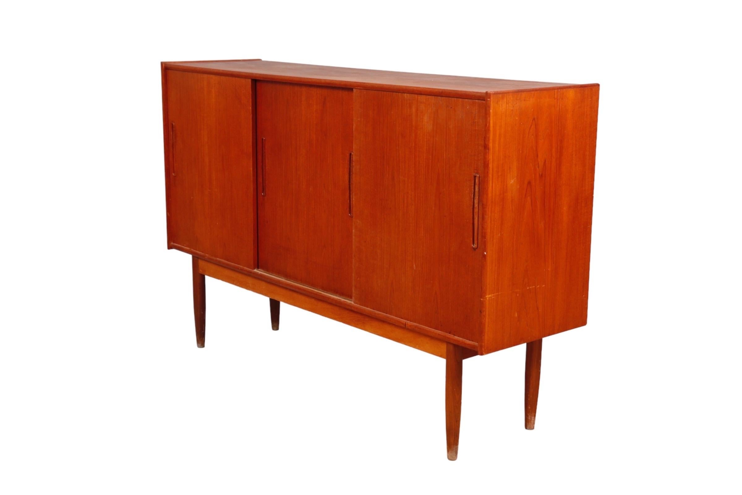 Danish Mid-Century Teak Sideboard In Good Condition For Sale In Hudson, NY