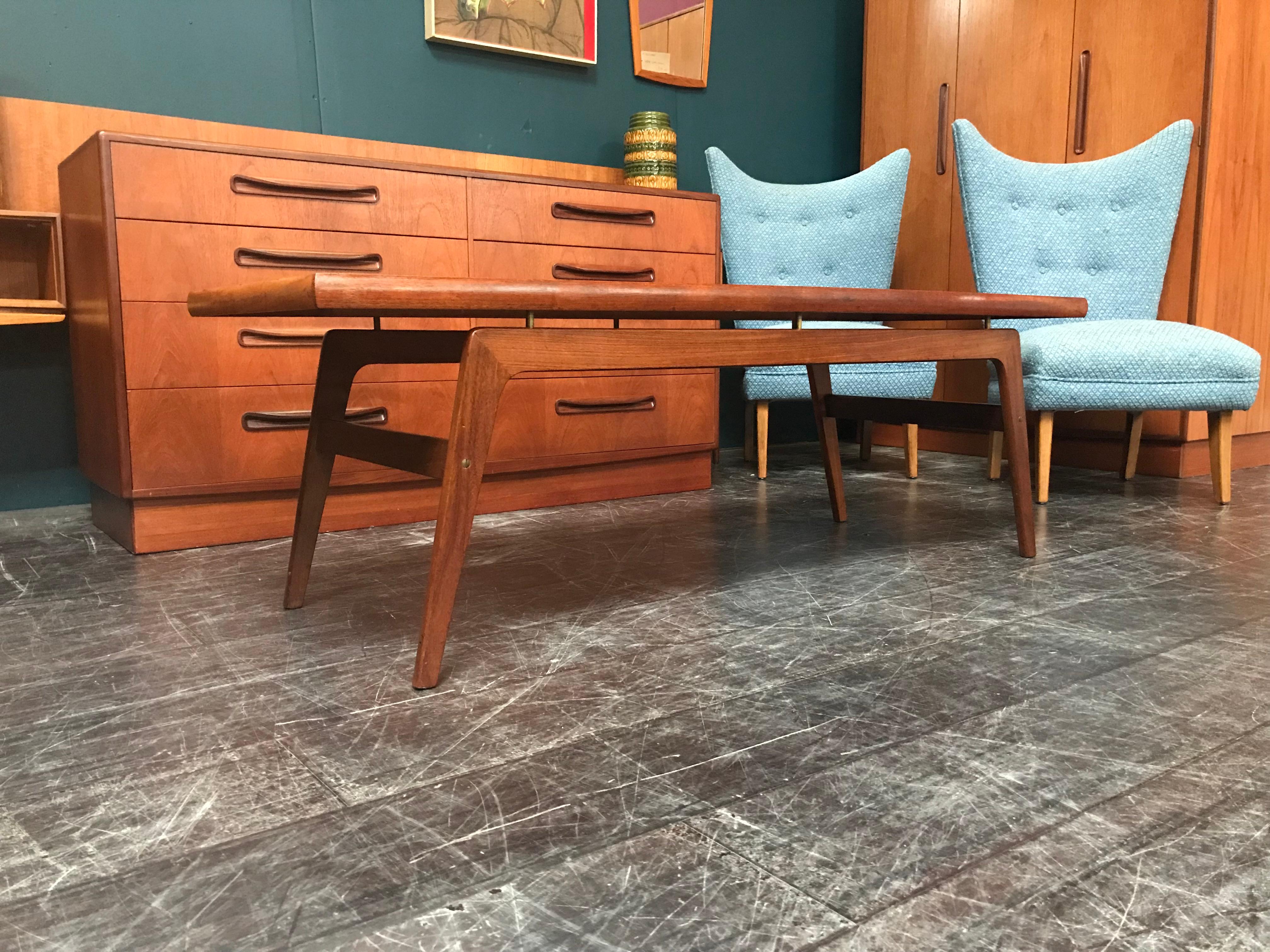 Danish Midcentury Teak 'Surfboard' Style Coffee Table In Good Condition For Sale In Glasgow, GB