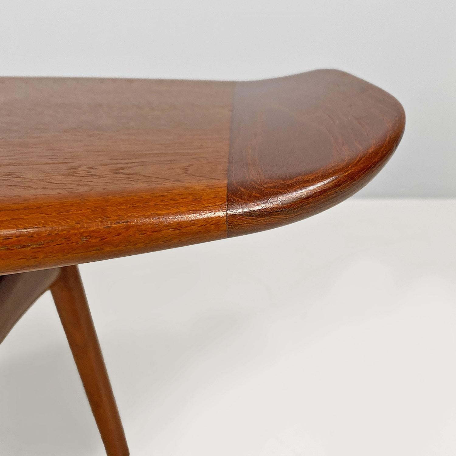 Danish mid-century teak surfboard table by Hovmand-Olsen for Mogens Kold, 1960s For Sale 2