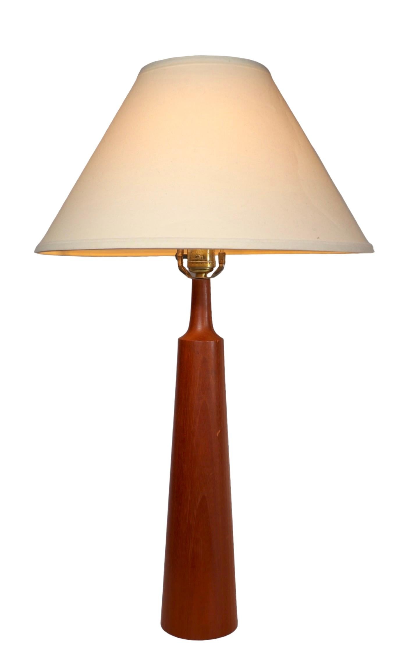 Danish Mid Century Teak Table Lamp c 1950/60’s In Good Condition For Sale In New York, NY