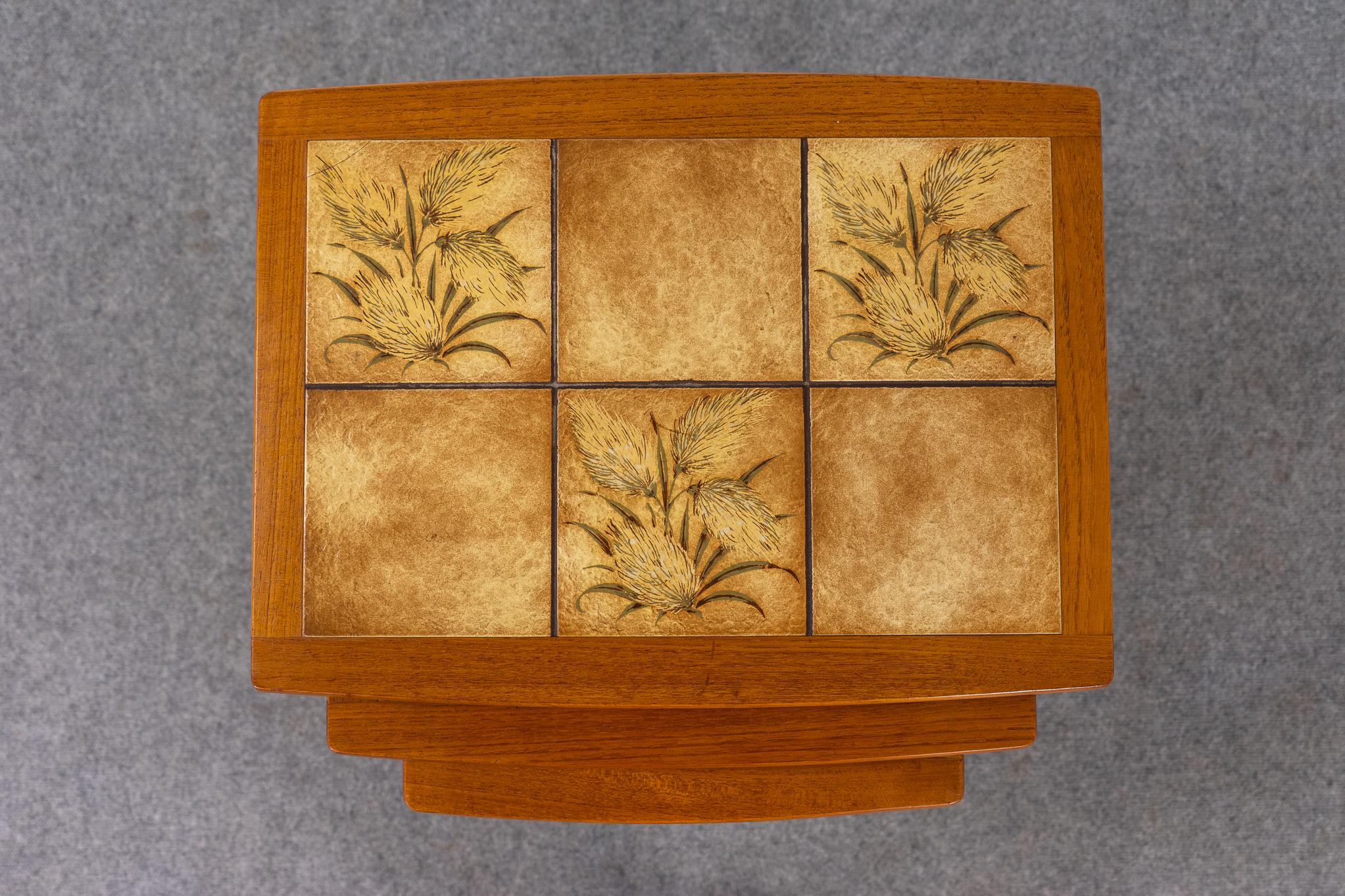 Danish Mid-Century Teak & Tile Nesting Tables In Good Condition For Sale In VANCOUVER, CA