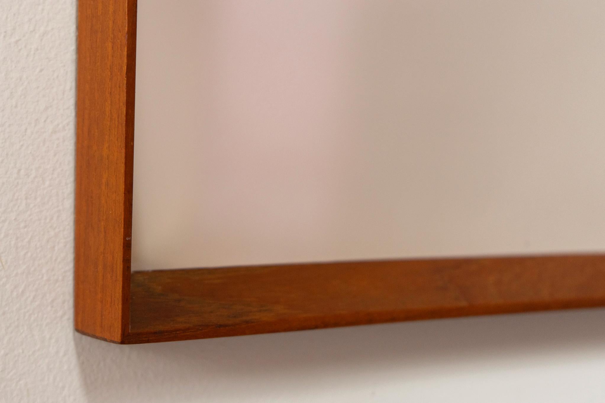 Espejo de pared danés de teca de mediados de siglo Danés en venta