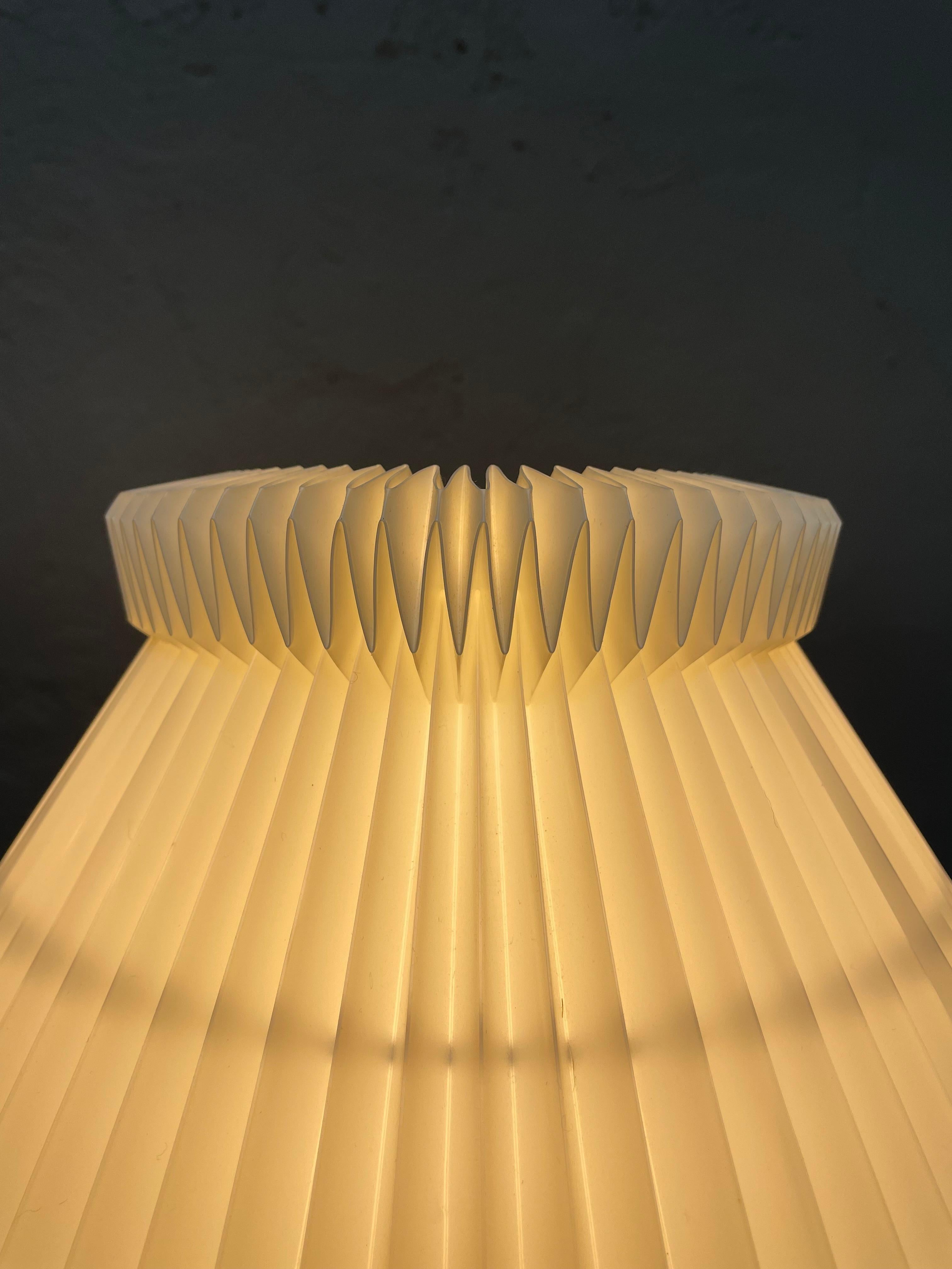 Danish Mid Century Turned Teak Table Lamp With Le Klint Shade For Sale 4