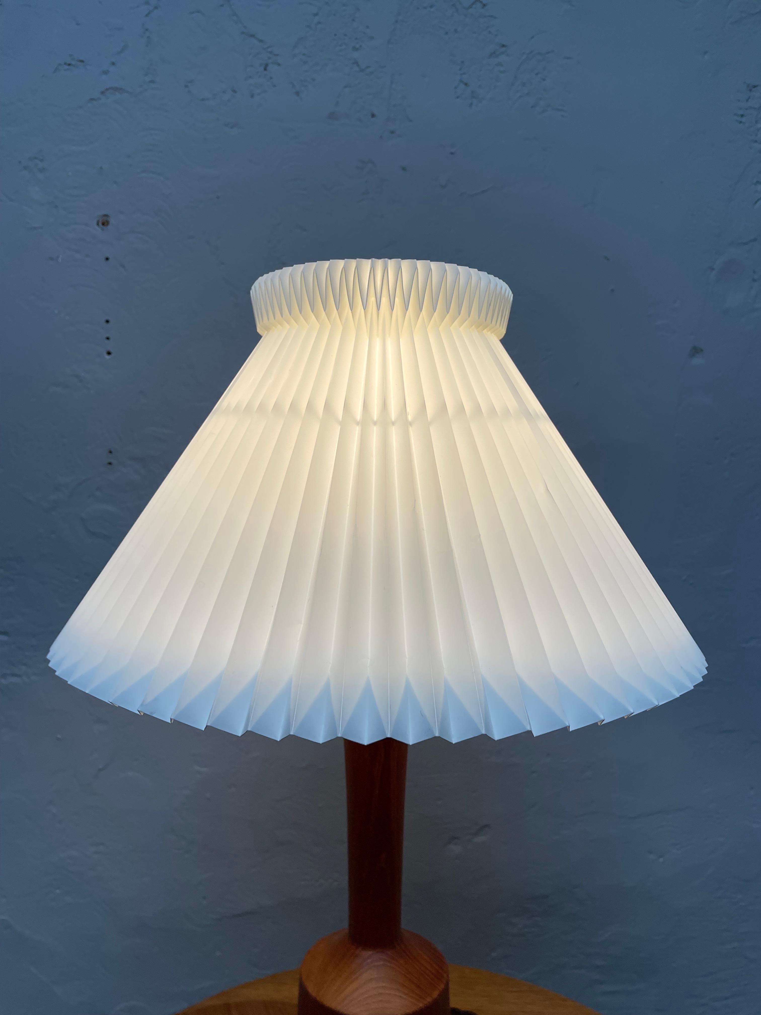 Danish Mid Century Turned Teak Table Lamp With Le Klint Shade For Sale 5