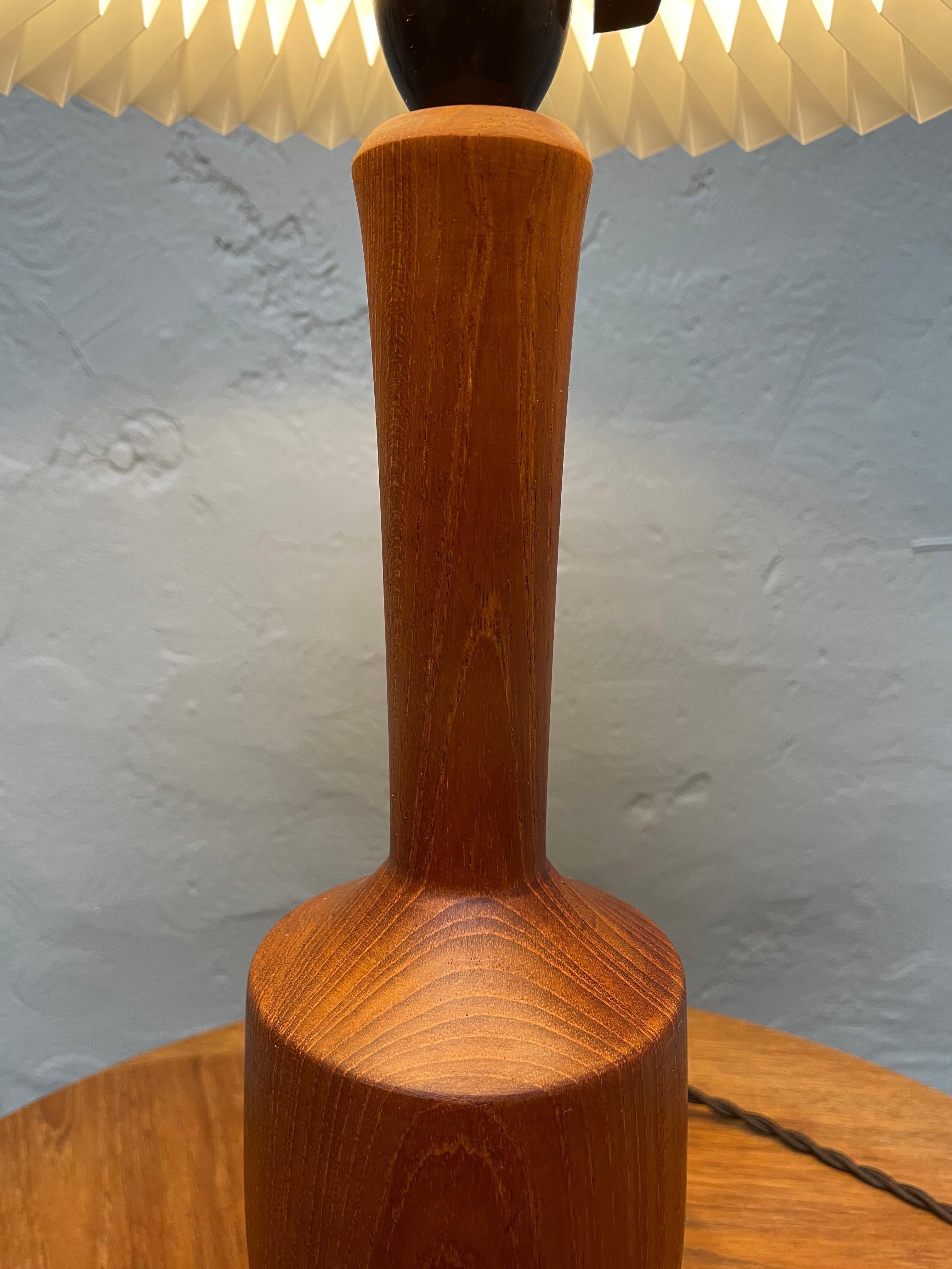 Danish Mid Century Turned Teak Table Lamp With Le Klint Shade For Sale 8