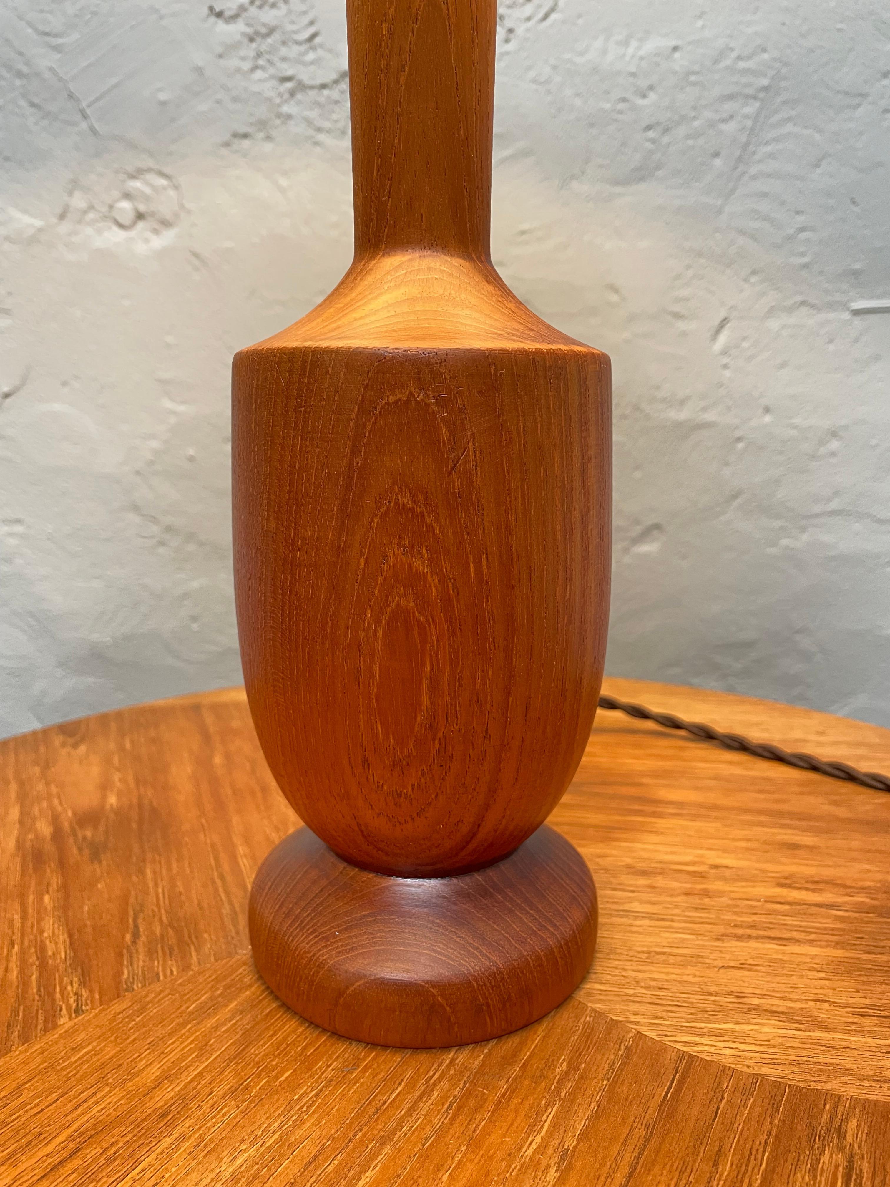 Danish Mid Century Turned Teak Table Lamp With Le Klint Shade For Sale 9