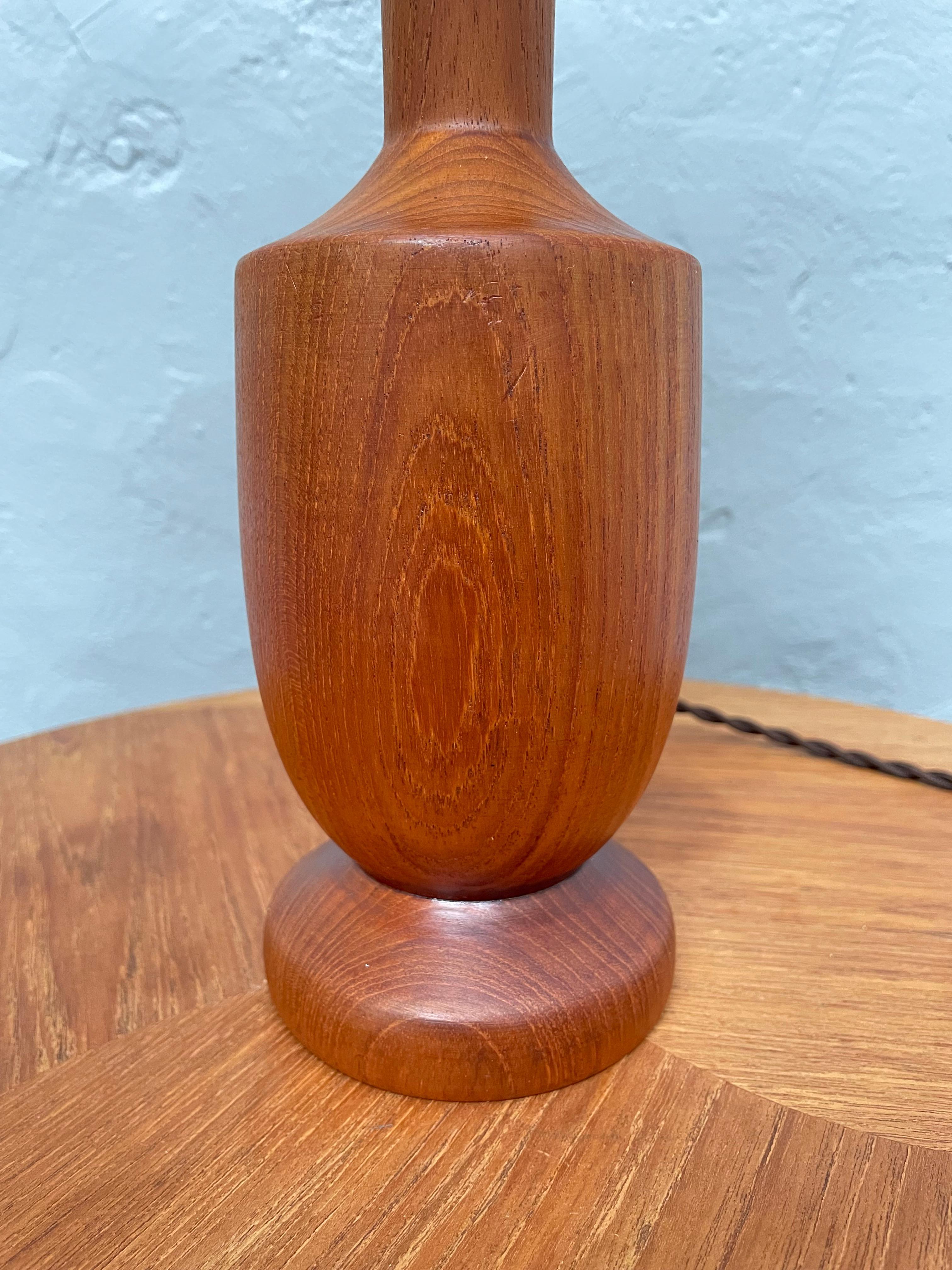 Danish Mid Century Turned Teak Table Lamp With Le Klint Shade For Sale 2