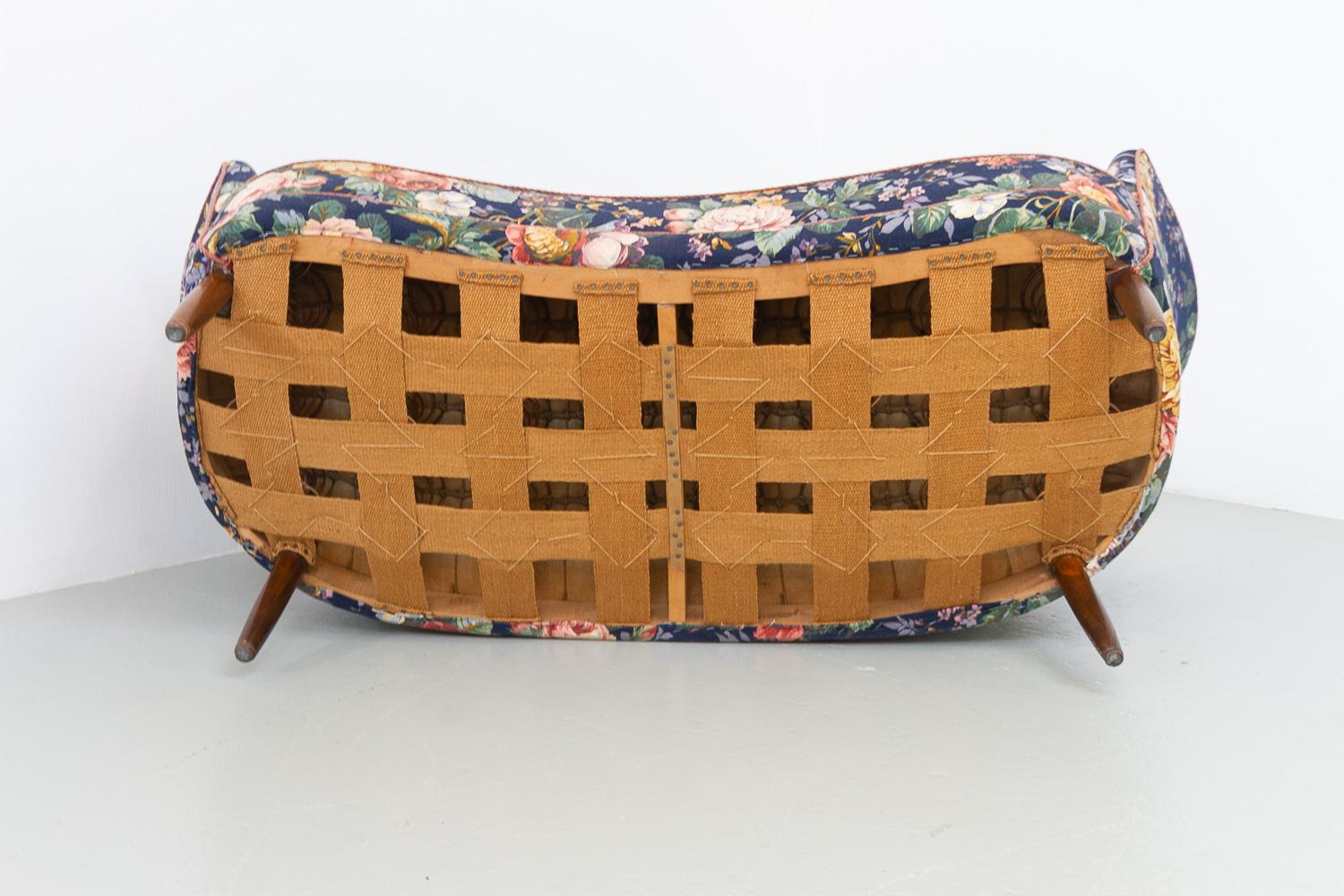 Danish Mid-Century Two Seater Banana Sofa with Floral Fabric, 1950s. For Sale 7