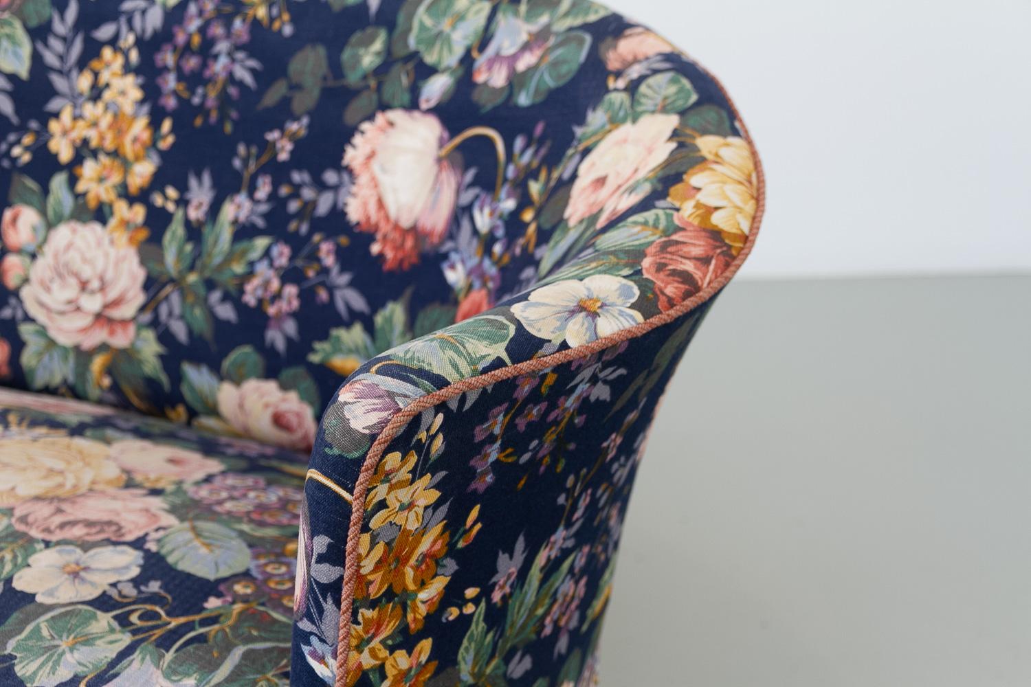 Danish Mid-Century Two Seater Banana Sofa with Floral Fabric, 1950s. For Sale 10