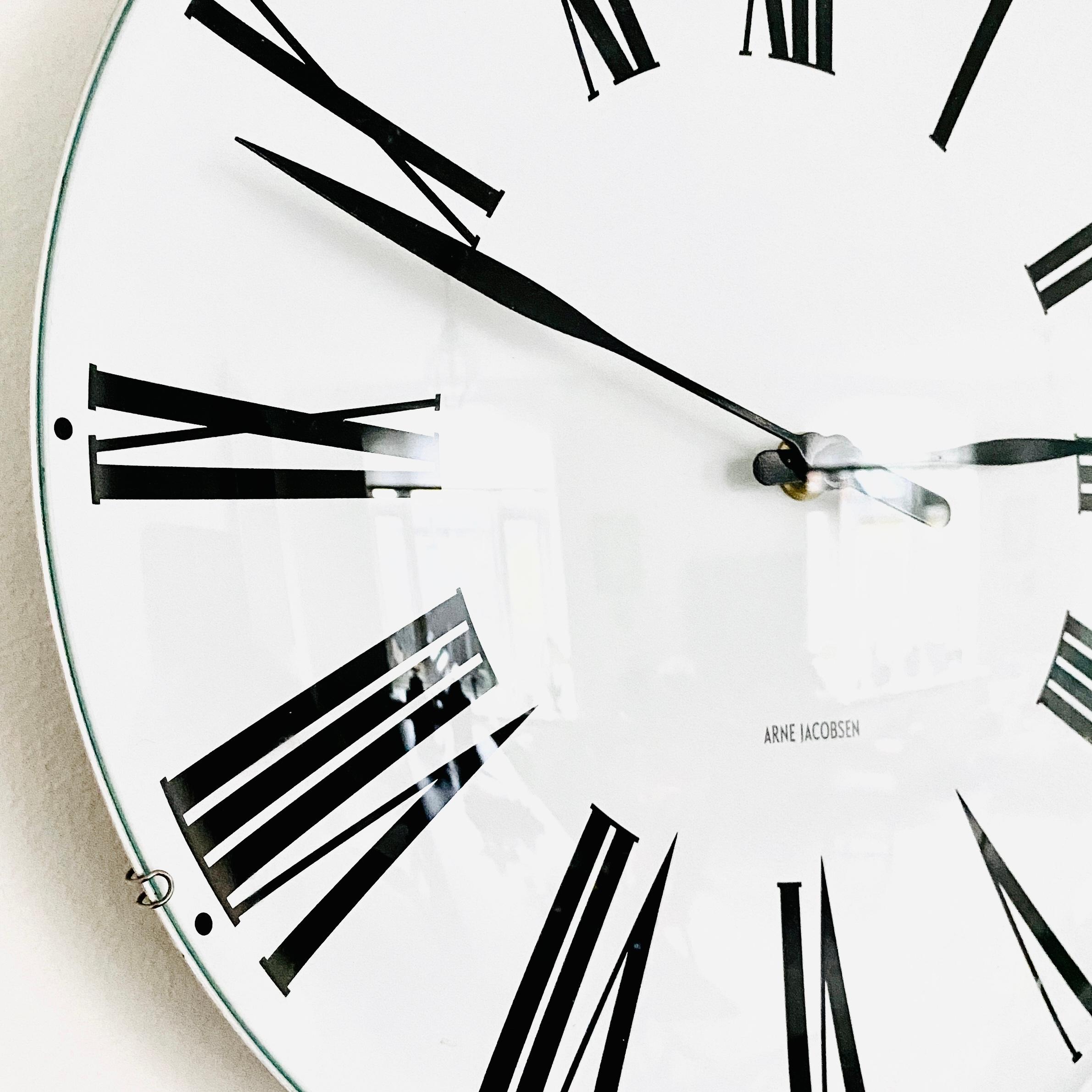 Danish Midcentury Wall Clock by Arne Jacobsen Model Roman For Sale 2
