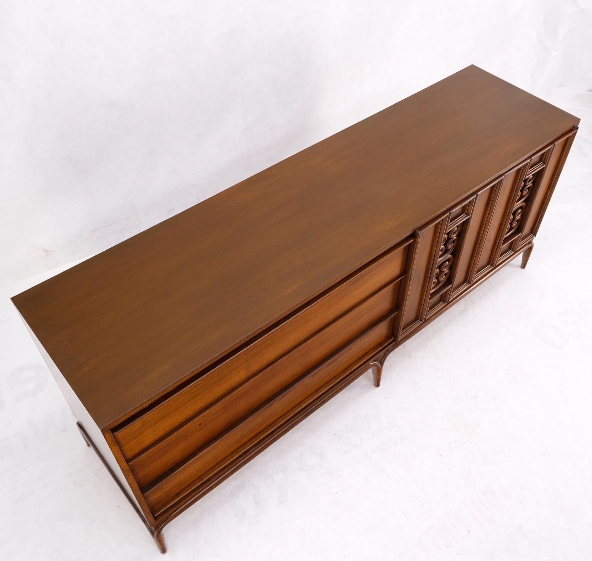 Danish Mid-Century Walnut 6 Drawers Long Credenza Dresser w/ Carved Double Doors For Sale 7