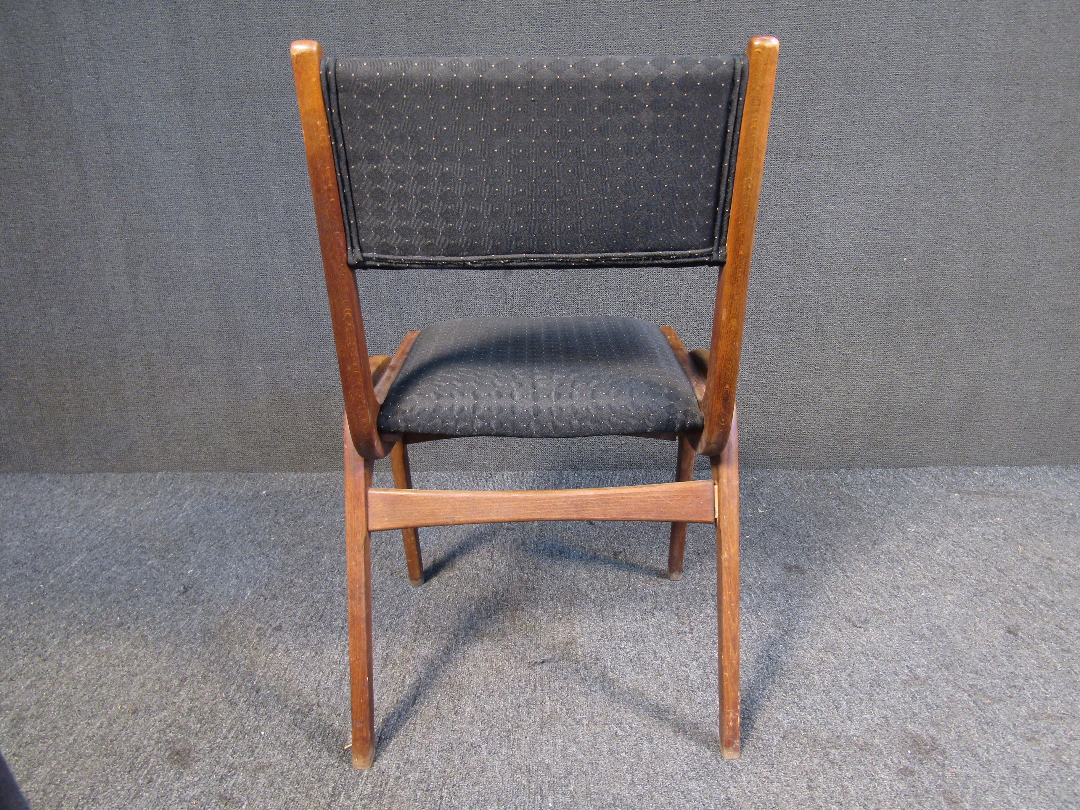 Danish Mid-Century Walnut Dining Chair For Sale 1