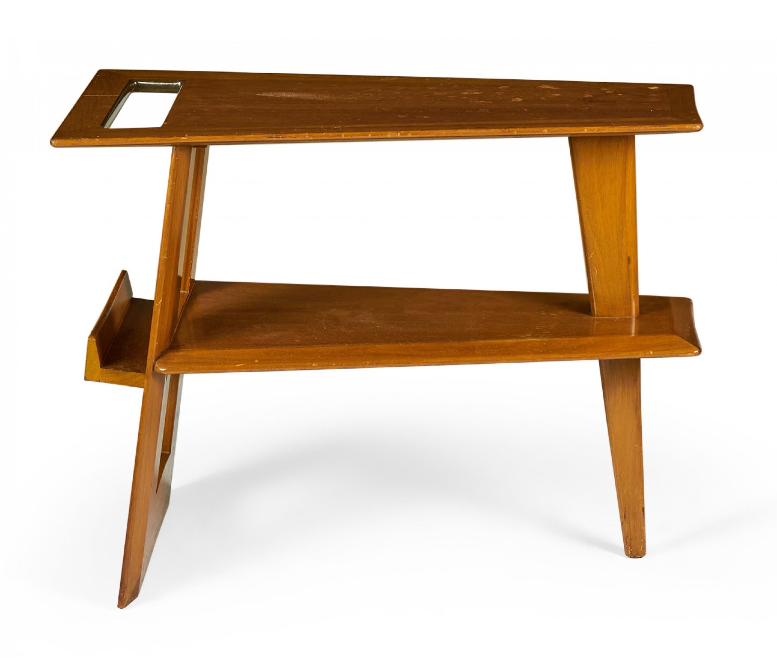 Danish Mid-Century Walnut Wedge Magazine Table (manner of Jens Risom) In Good Condition For Sale In New York, NY