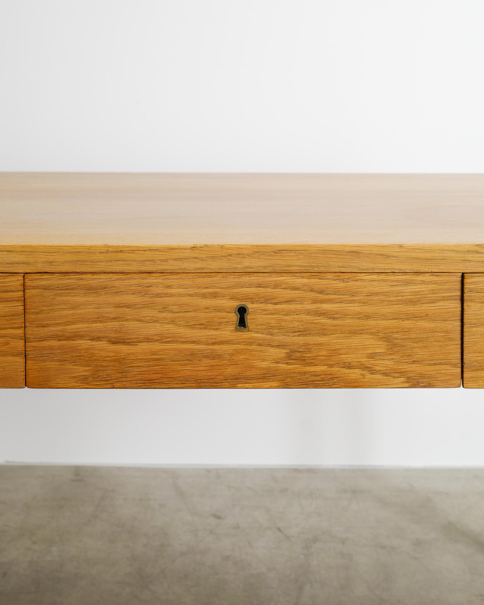 Danois Danish Mid Century Wooden Desk Model 36 in Plain Oak by Severin Hansen, 1960s en vente