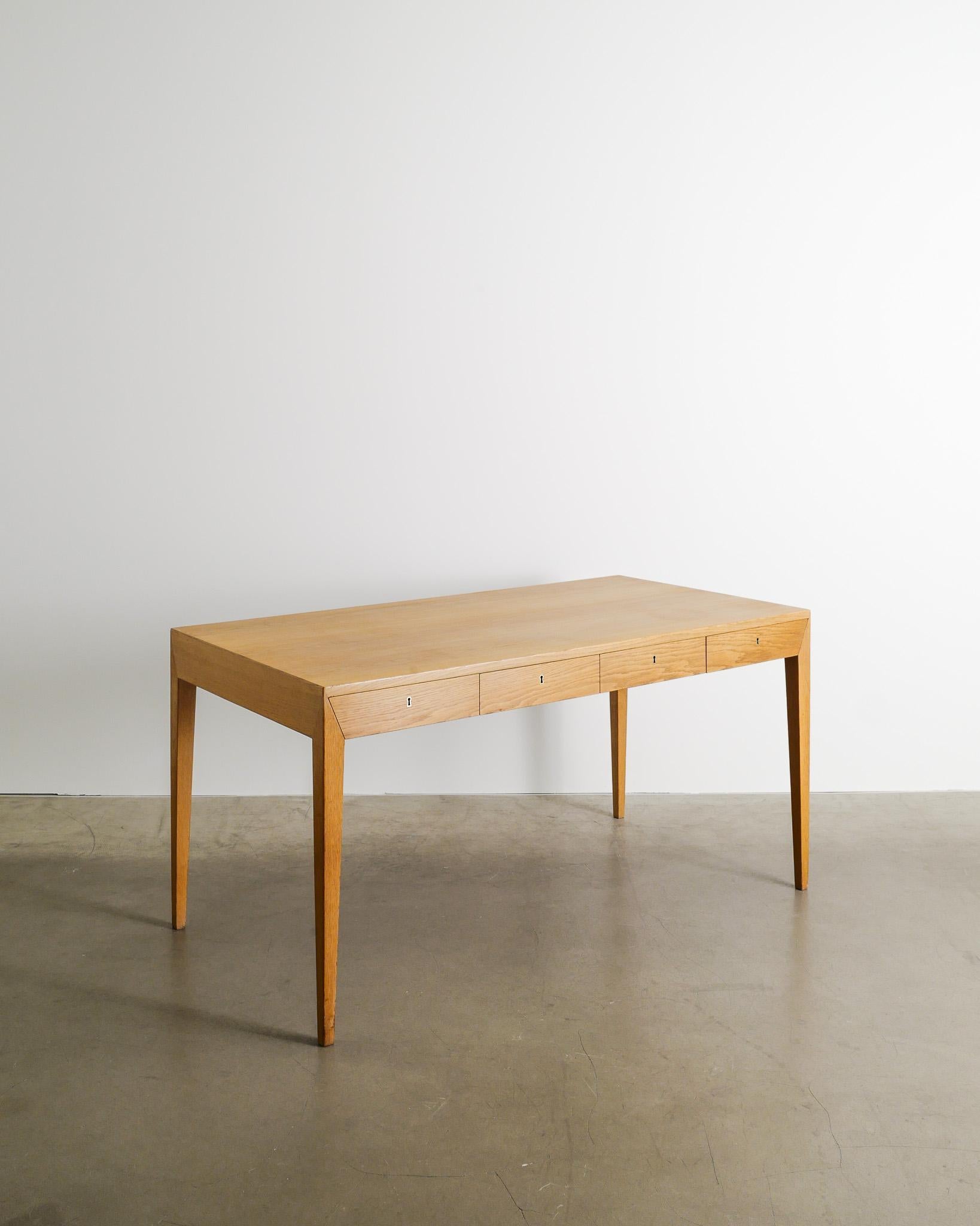 Danish Mid Century Wooden Desk Model 36 in Plain Oak by Severin Hansen, 1960s Bon état - En vente à Stockholm, SE
