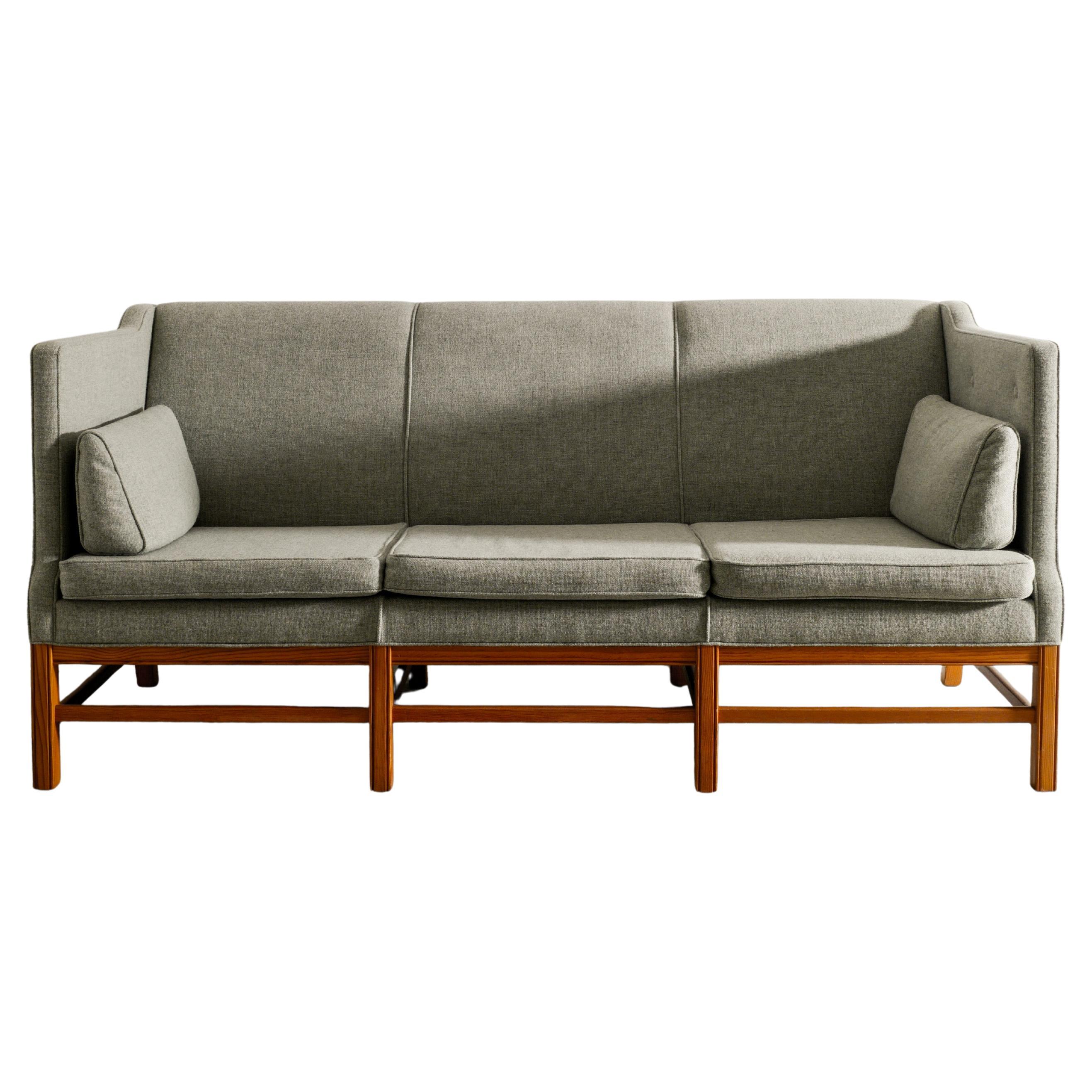 Dänisches Mid-Century-Sofa aus Holz und Wolle, Kaare Klint zugeschrieben, 1950er Jahre im Angebot