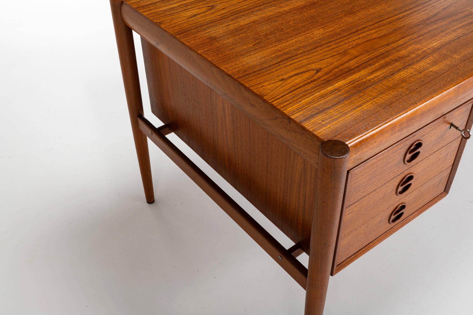 Teak Scrivania danese di metà secolo di Randers Møbelfabrik in vendita