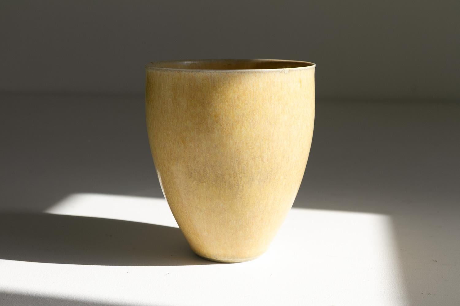 Vaso danese di metà secolo in gres giallo di Saxbo, anni '60. in vendita 4