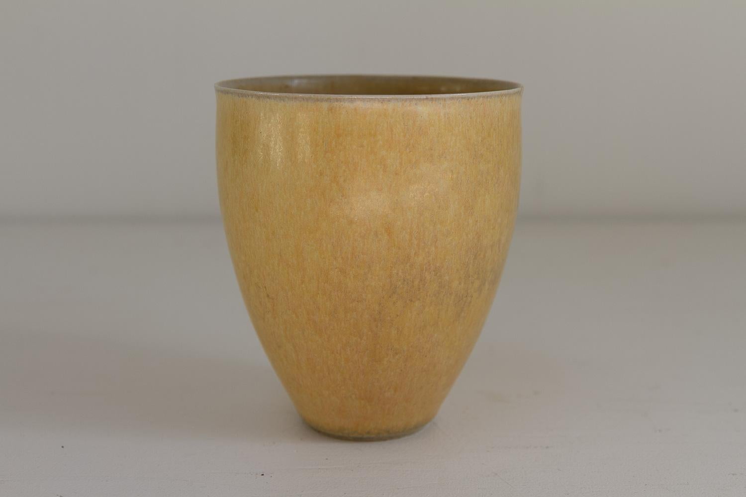 Vaso danese di metà secolo in gres giallo di Saxbo, anni '60. in vendita 5