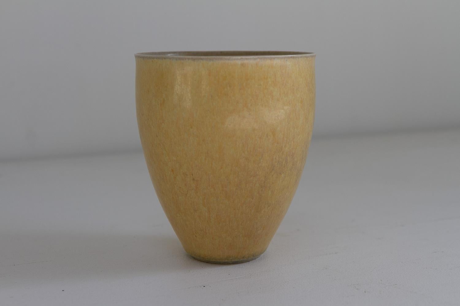 Vaso danese di metà secolo in gres giallo di Saxbo, anni '60. in vendita 6