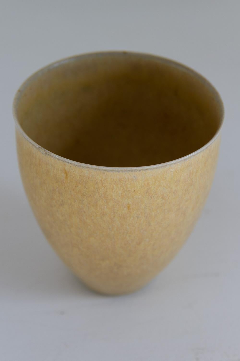 Vaso danese di metà secolo in gres giallo di Saxbo, anni '60. in vendita 8