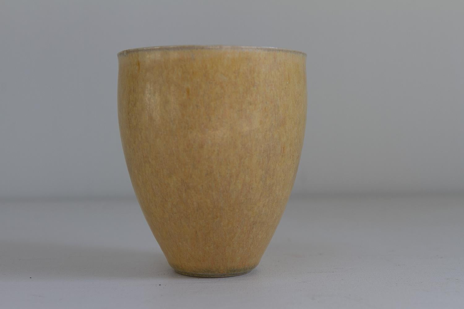 Vaso danese di metà secolo in gres giallo di Saxbo, anni '60. in vendita 9