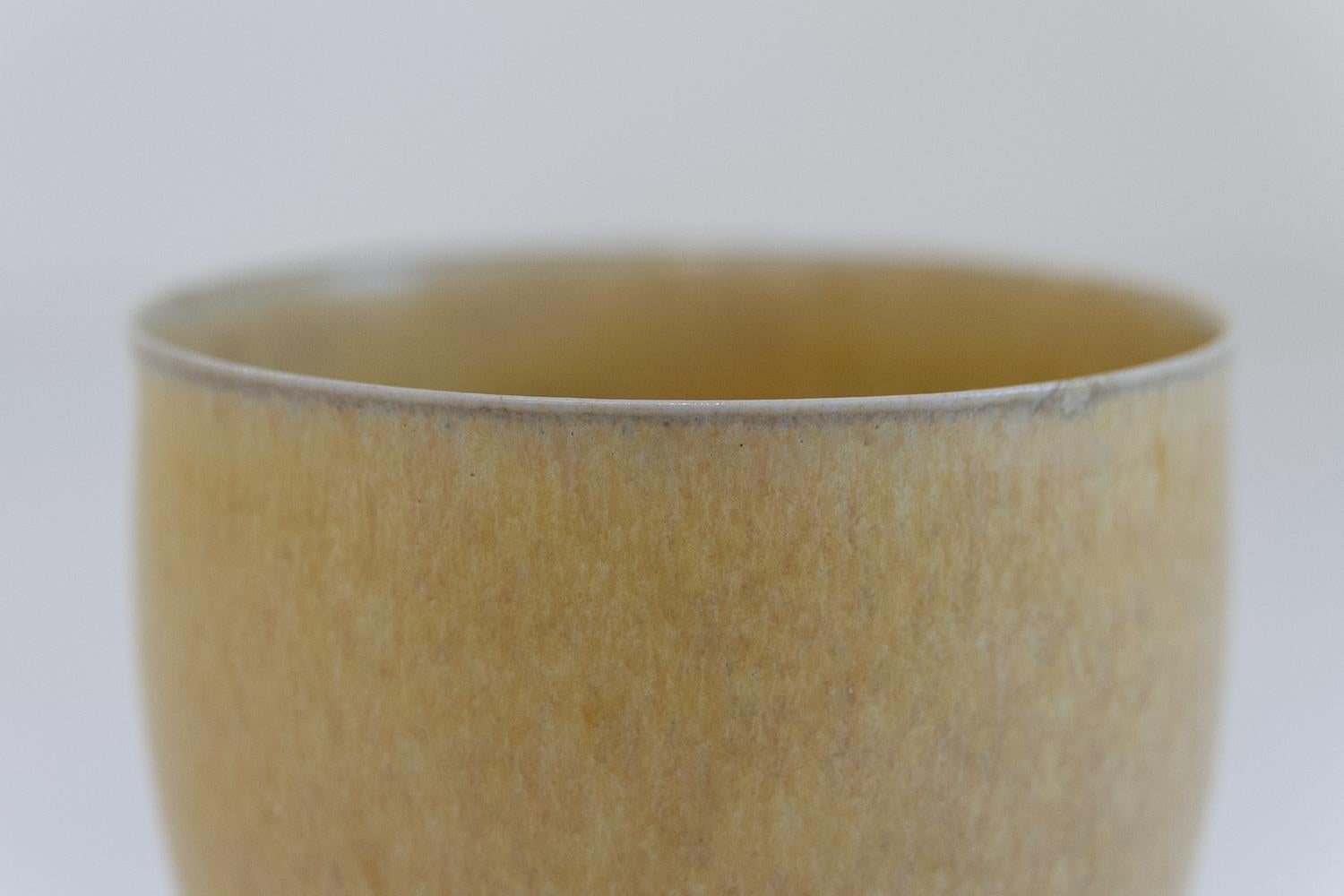 Ceramica Vaso danese di metà secolo in gres giallo di Saxbo, anni '60. in vendita
