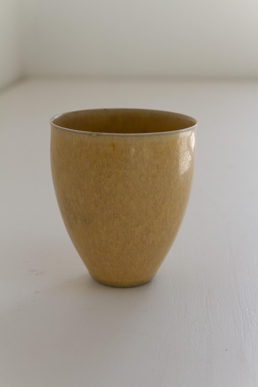 Vaso danese di metà secolo in gres giallo di Saxbo, anni '60. in vendita 1
