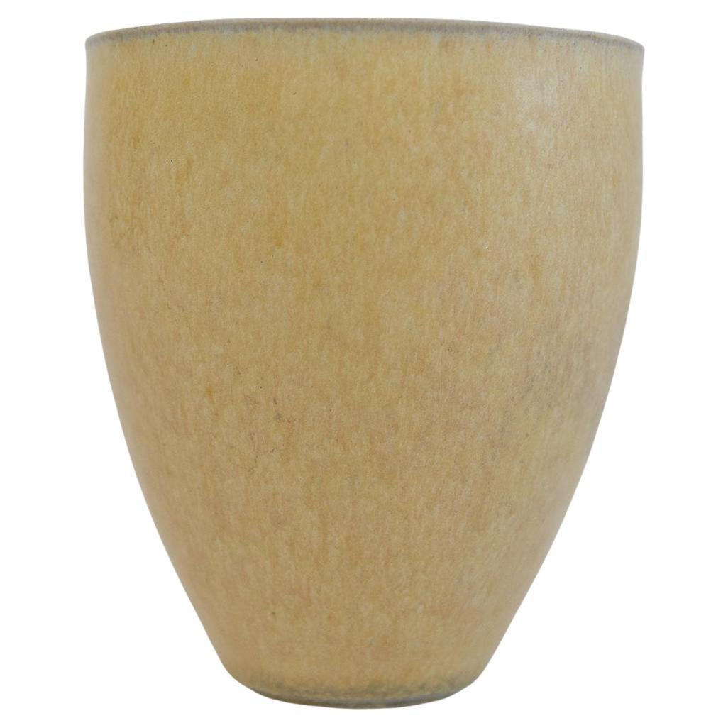 Vase en grès jaune danois du milieu du siècle par Saxbo, années 1960.