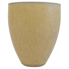 Vaso danese di metà secolo in gres giallo di Saxbo, anni '60.