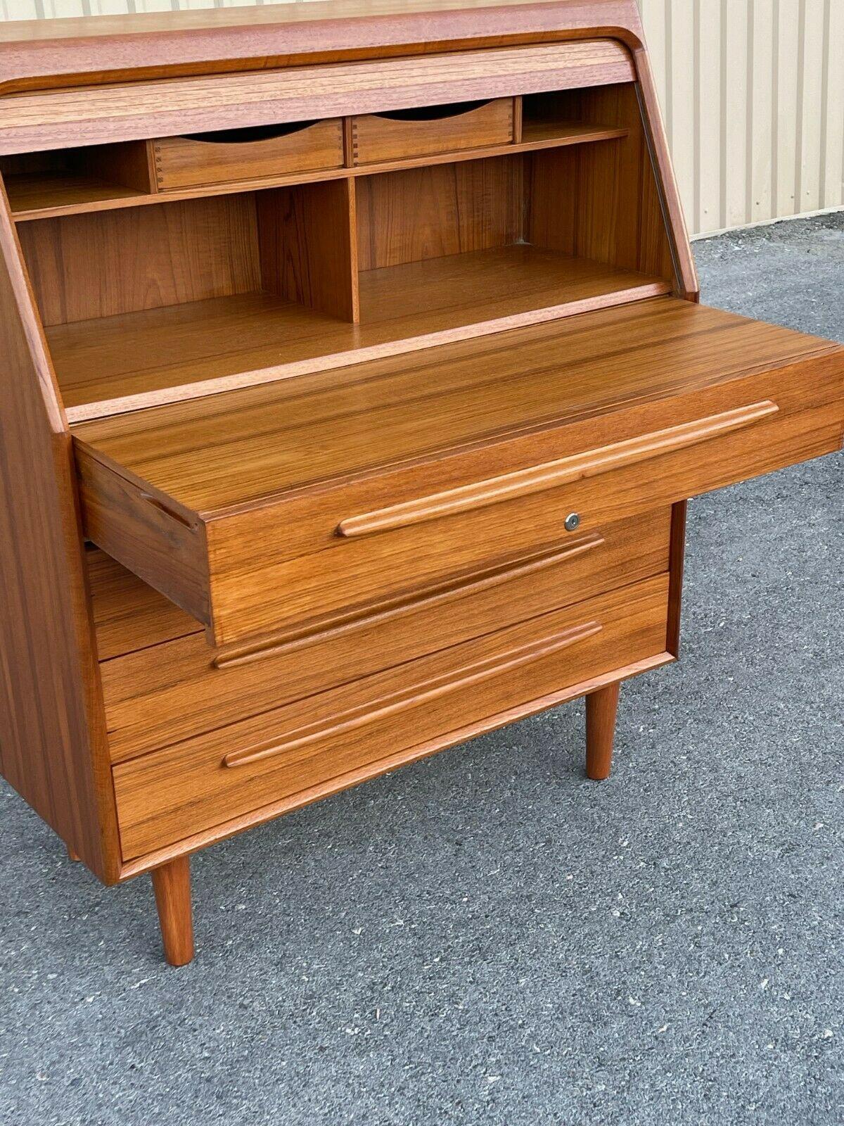 mcm secretary desk