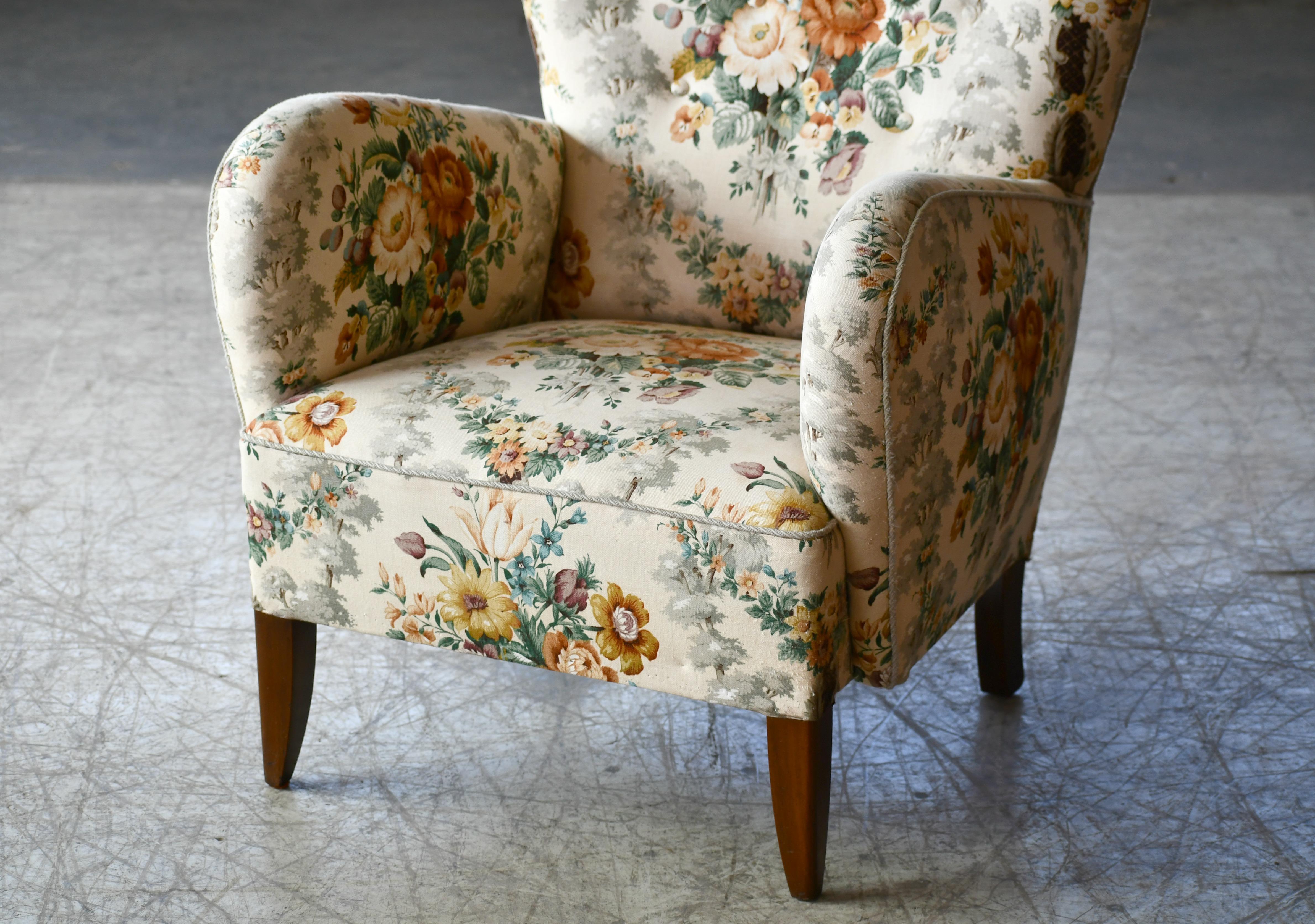 Danish Midcentury 1940s Flemming Lassen Style Lounge Chair in Floral Fabric In Good Condition In Bridgeport, CT