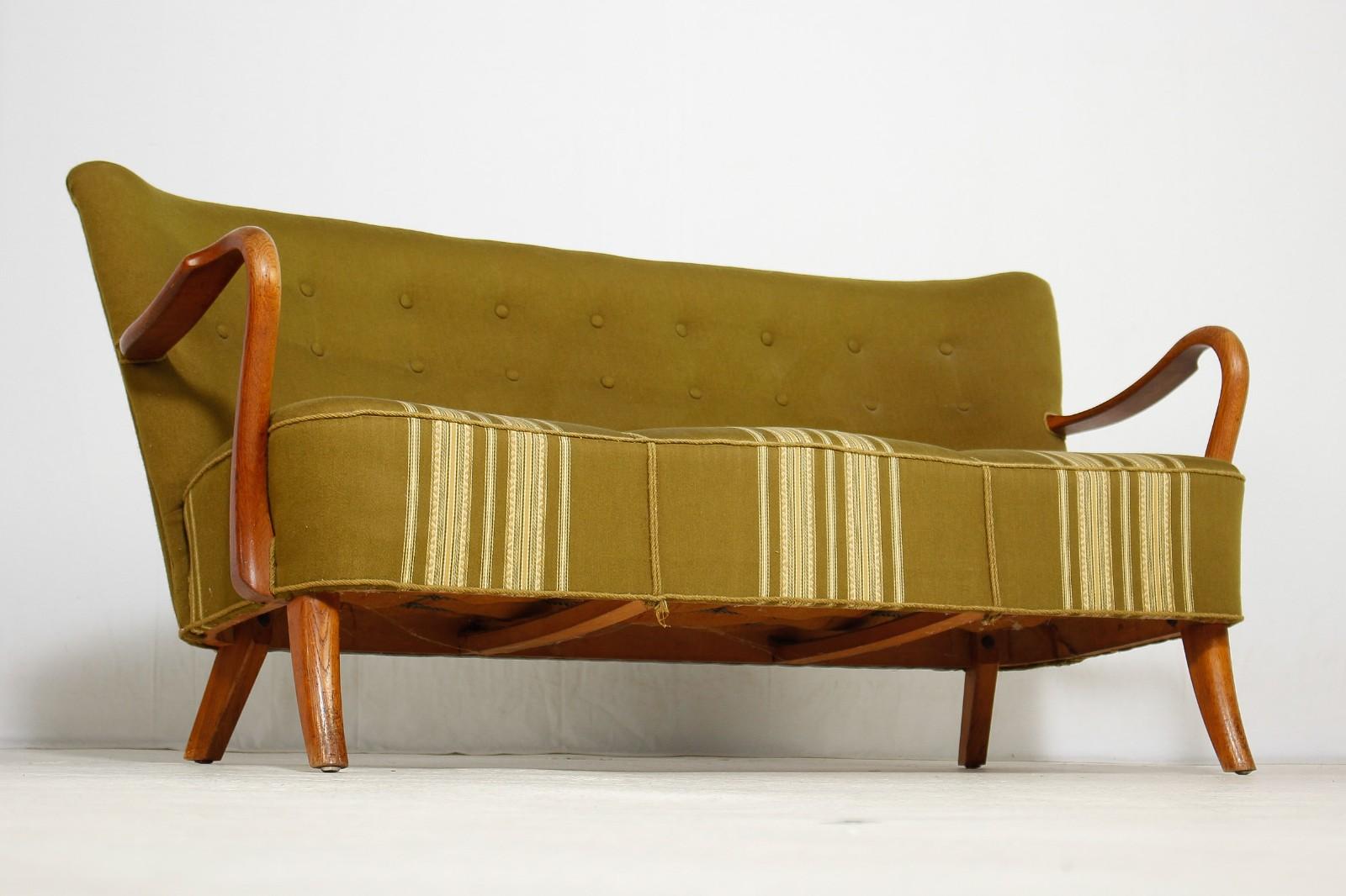 Danish Midcentury 1940s Sofa with Open Armrests by Alfred Christensen In Good Condition In Bridgeport, CT