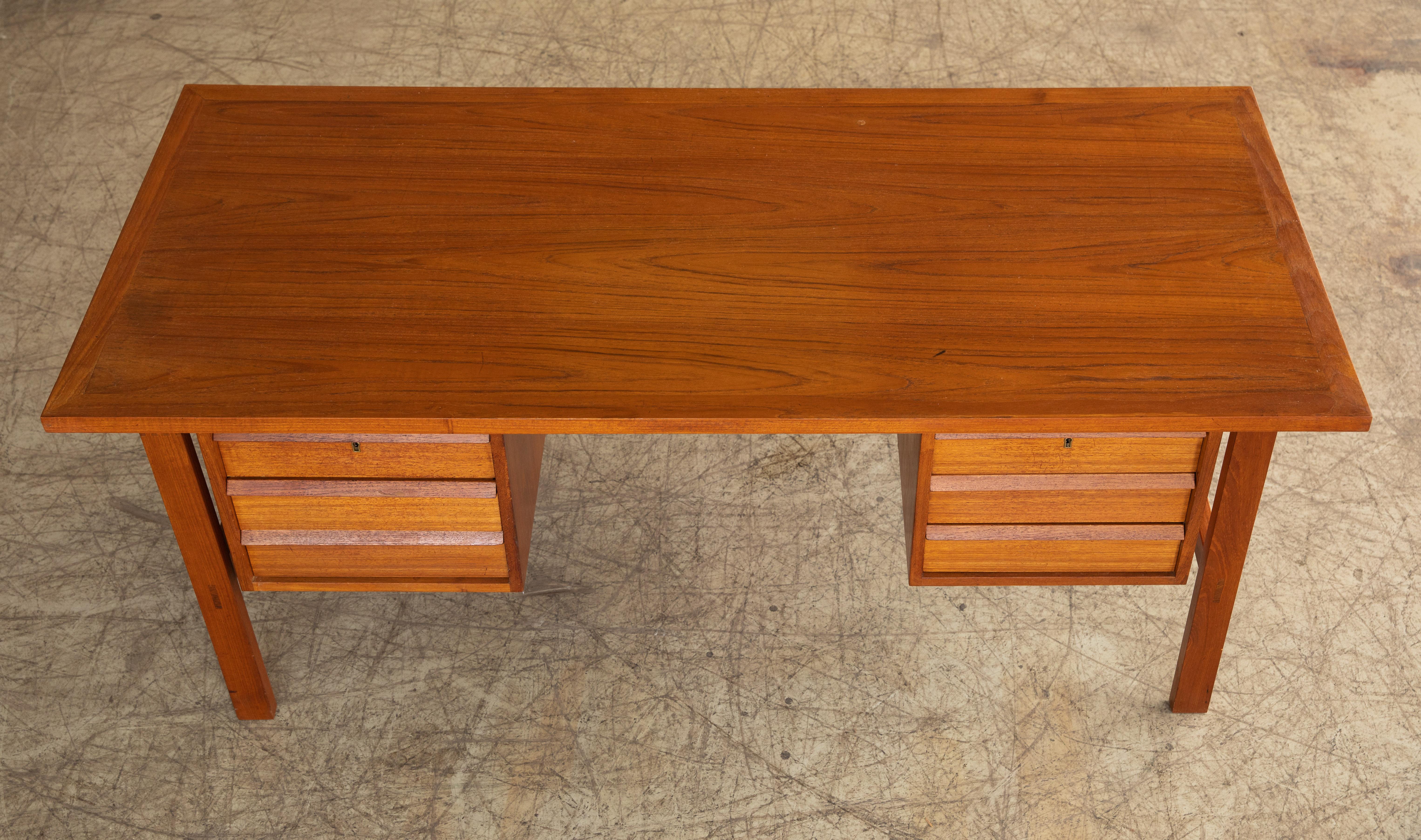 Danish Midcentury 1960s Executive Teak Desk by Svend Aage Madsen 2