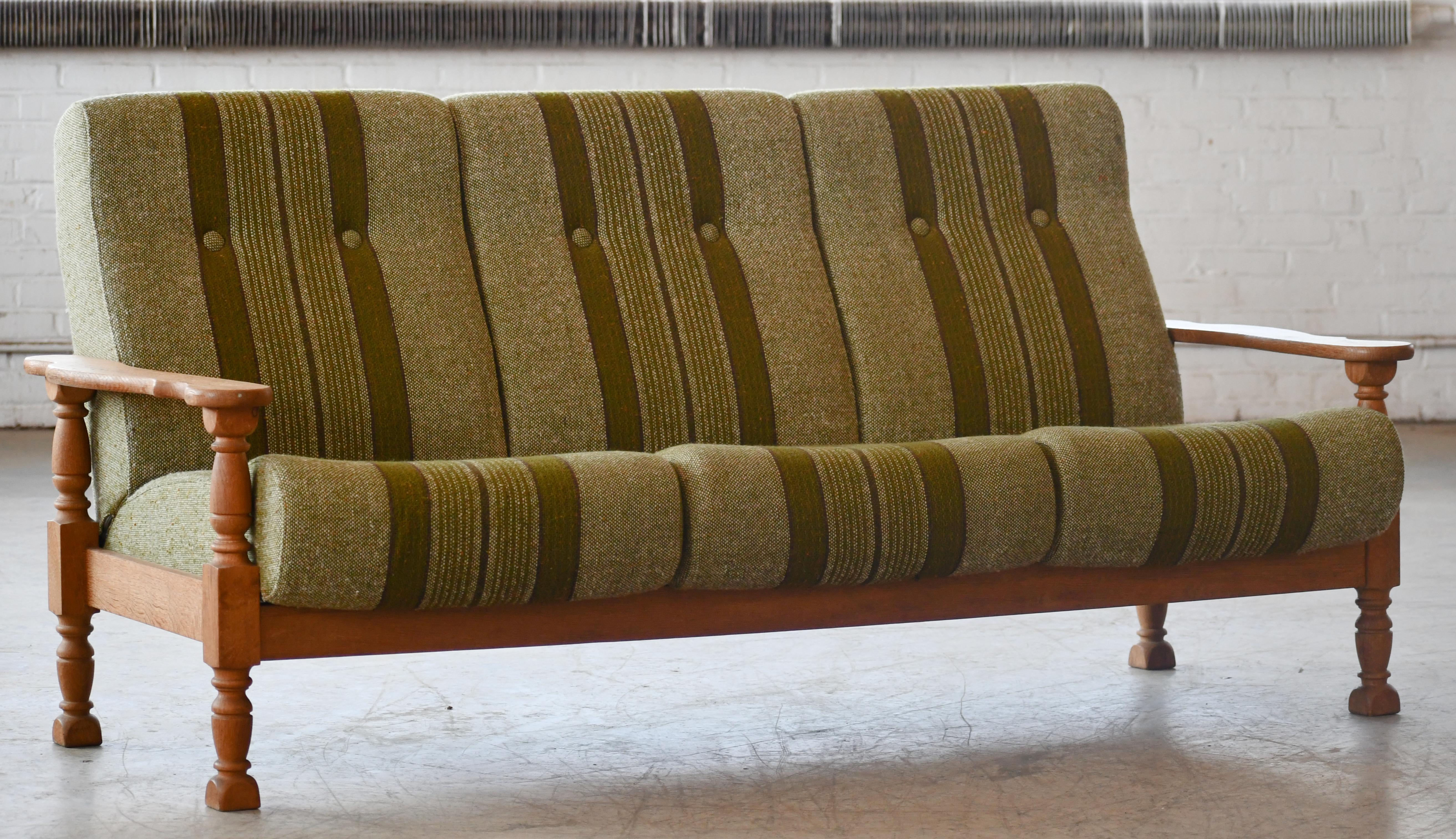 Danish Midcentury 3-Seater Sofa in Solid Oak and Wool by Henry Kjærnulf, 1960s In Good Condition For Sale In Bridgeport, CT
