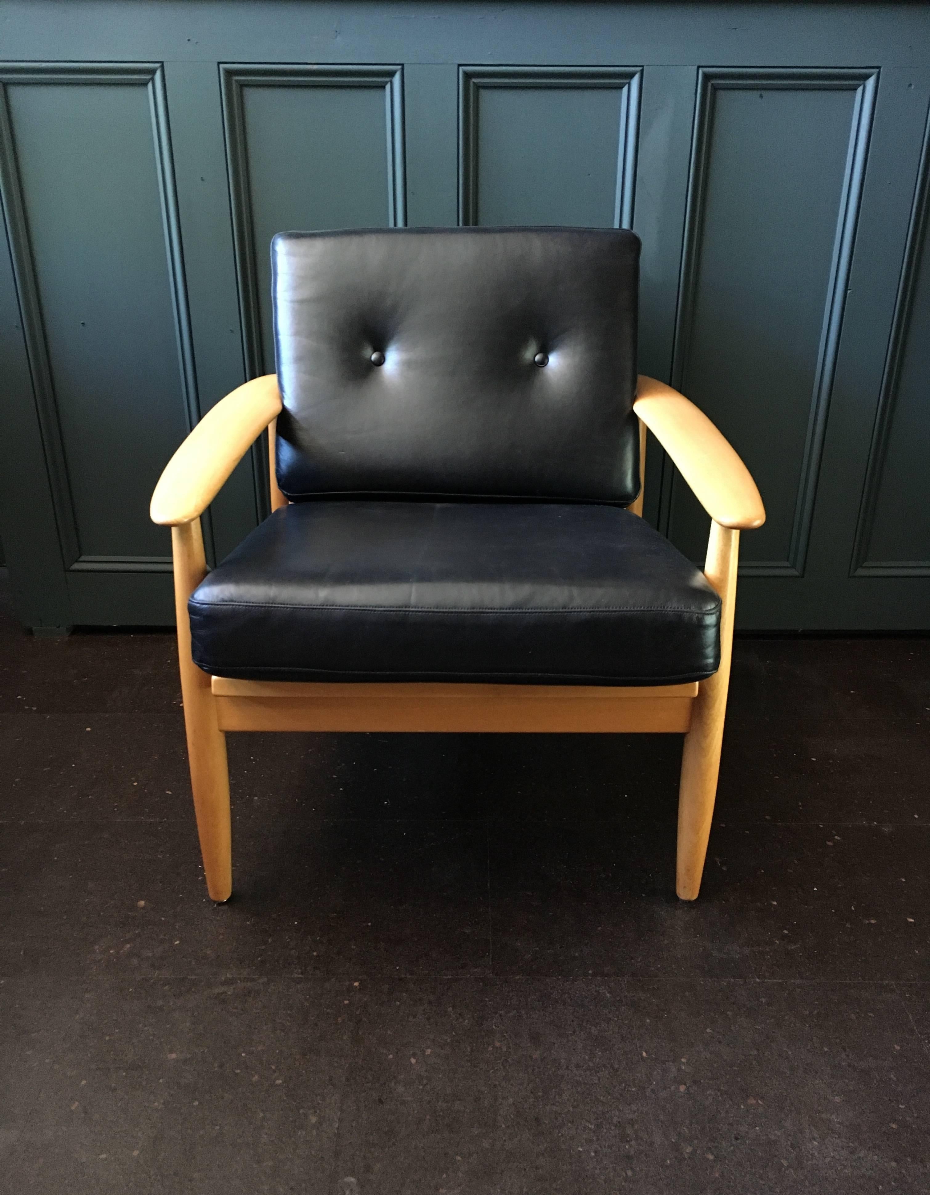 Danish Midcentury Armchair in New Italian Leather Upholstery 2
