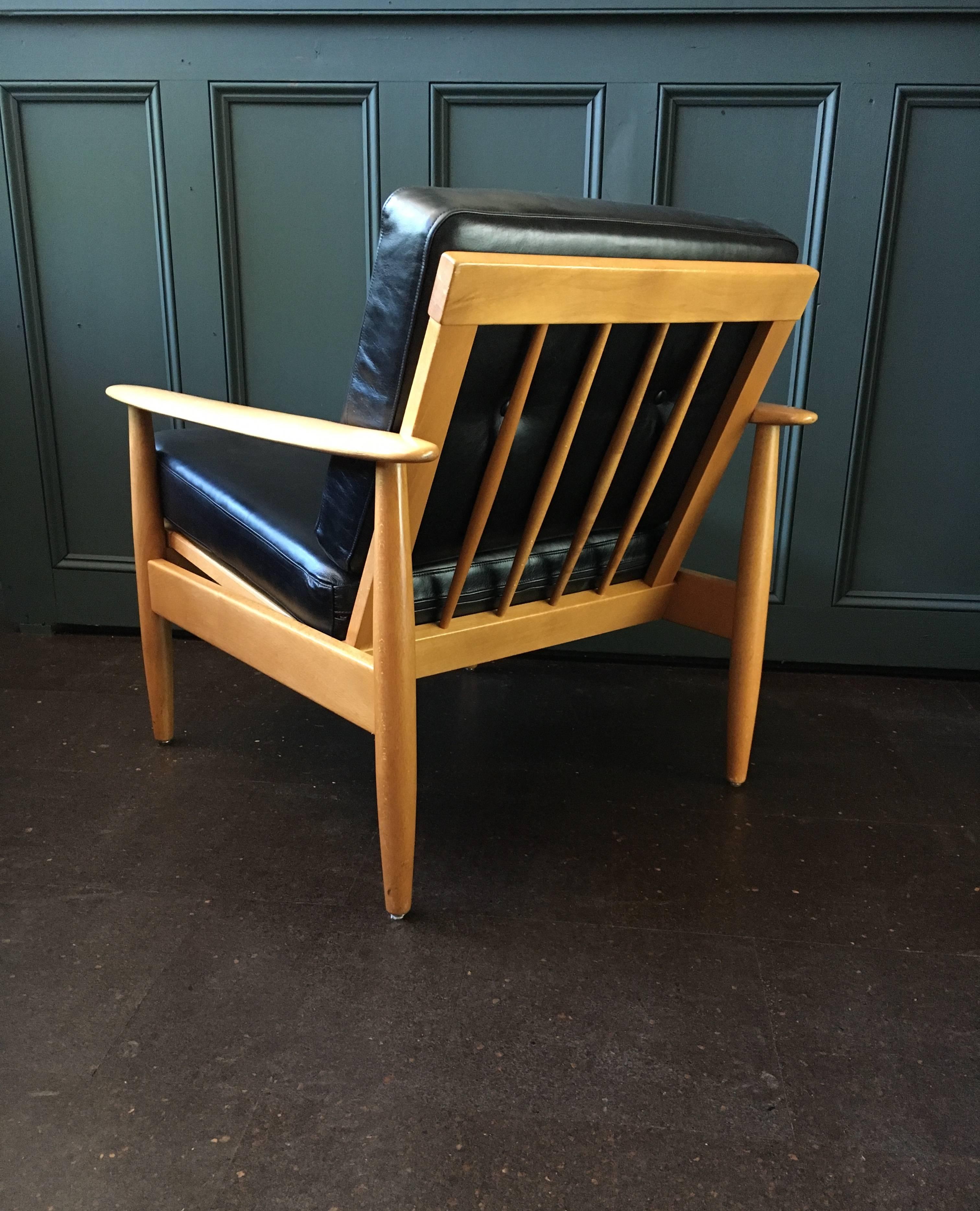 Danish Midcentury Armchair in New Italian Leather Upholstery 5