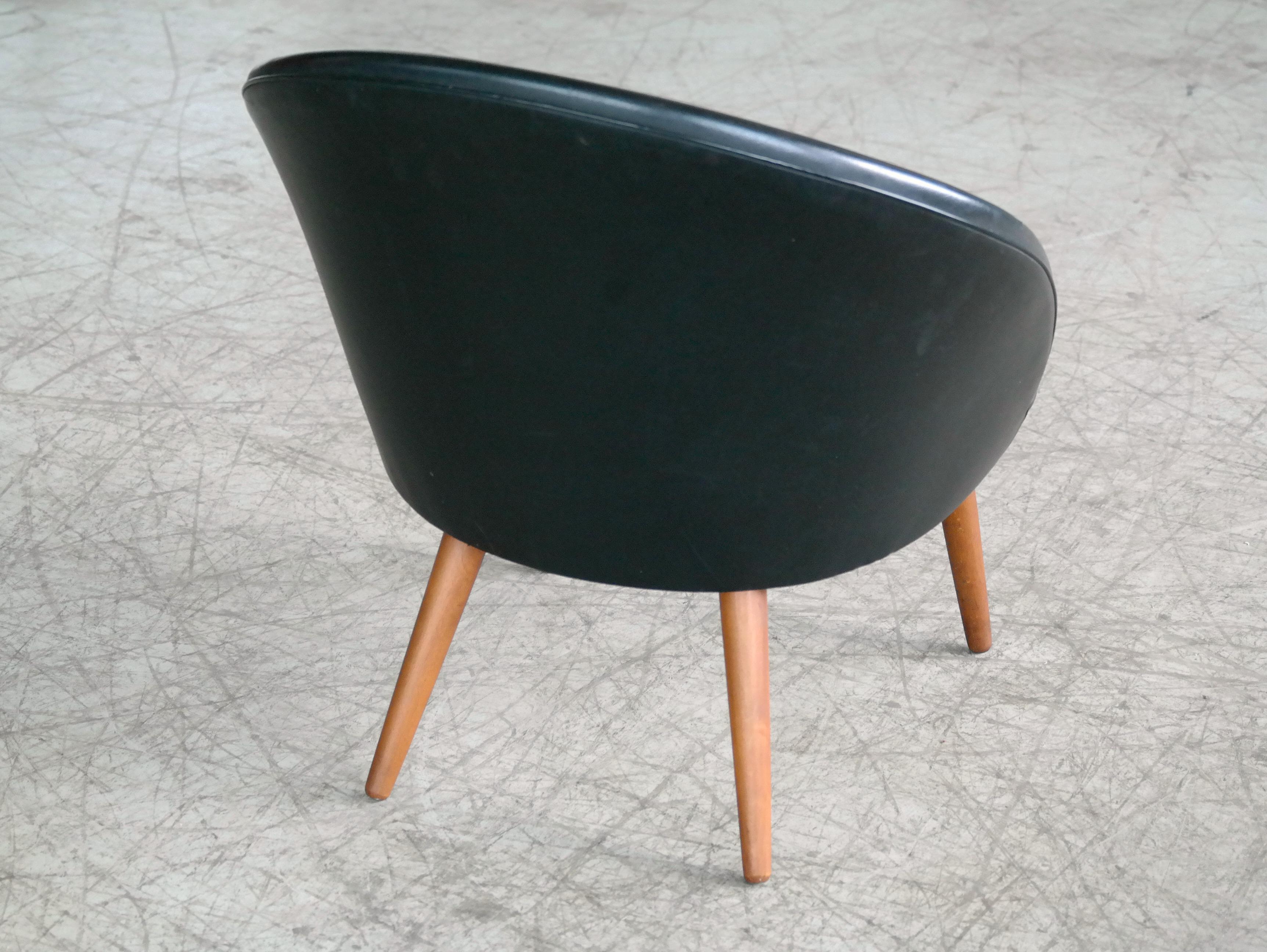 Danish Midcentury Black Vinyl Easy Chair Model 301 by Ejvind Johansson, 1958 1