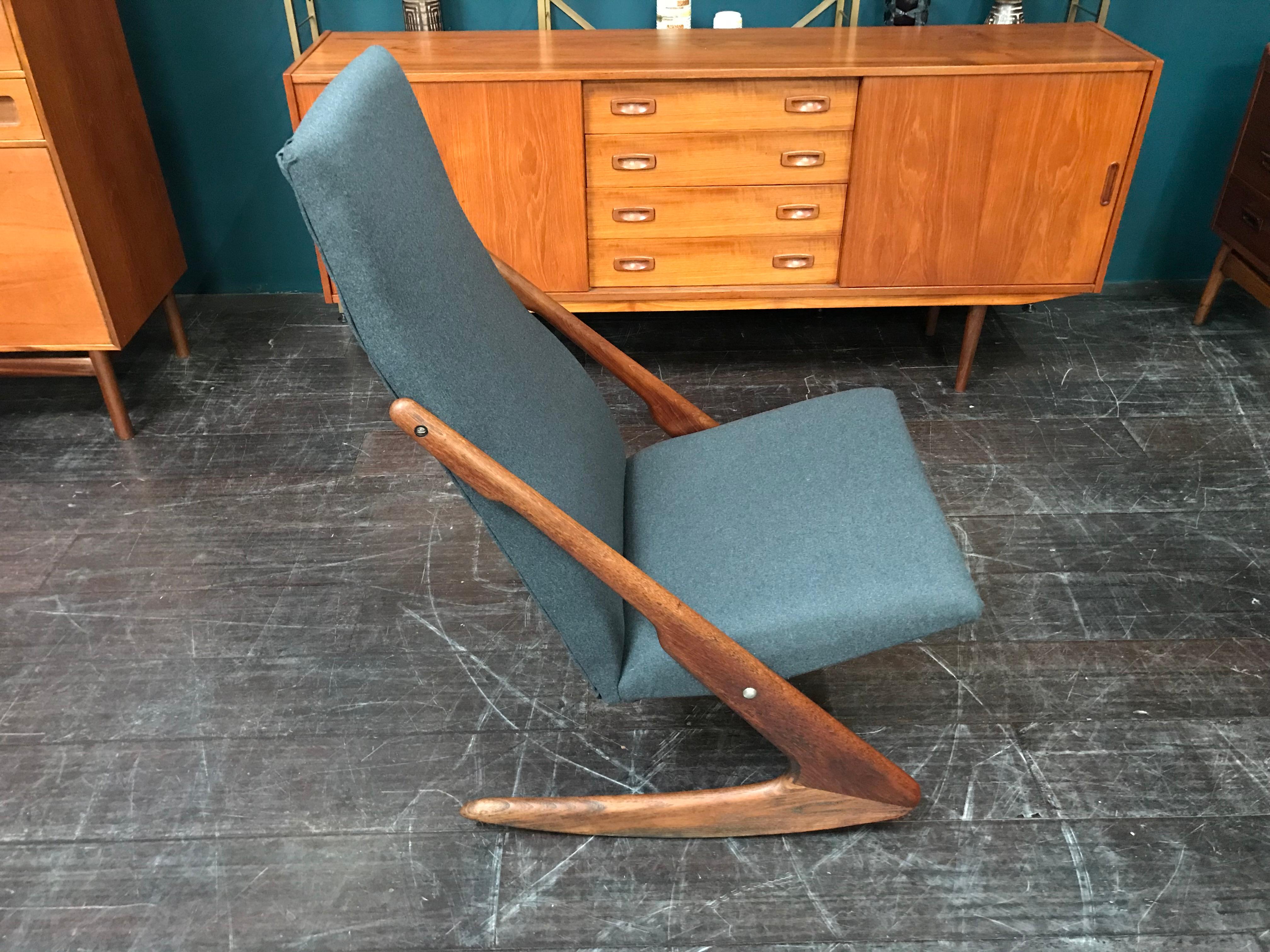 Danois Fauteuil à bascule Boomerang danois du milieu du siècle dernier par Mogens Kold en vente