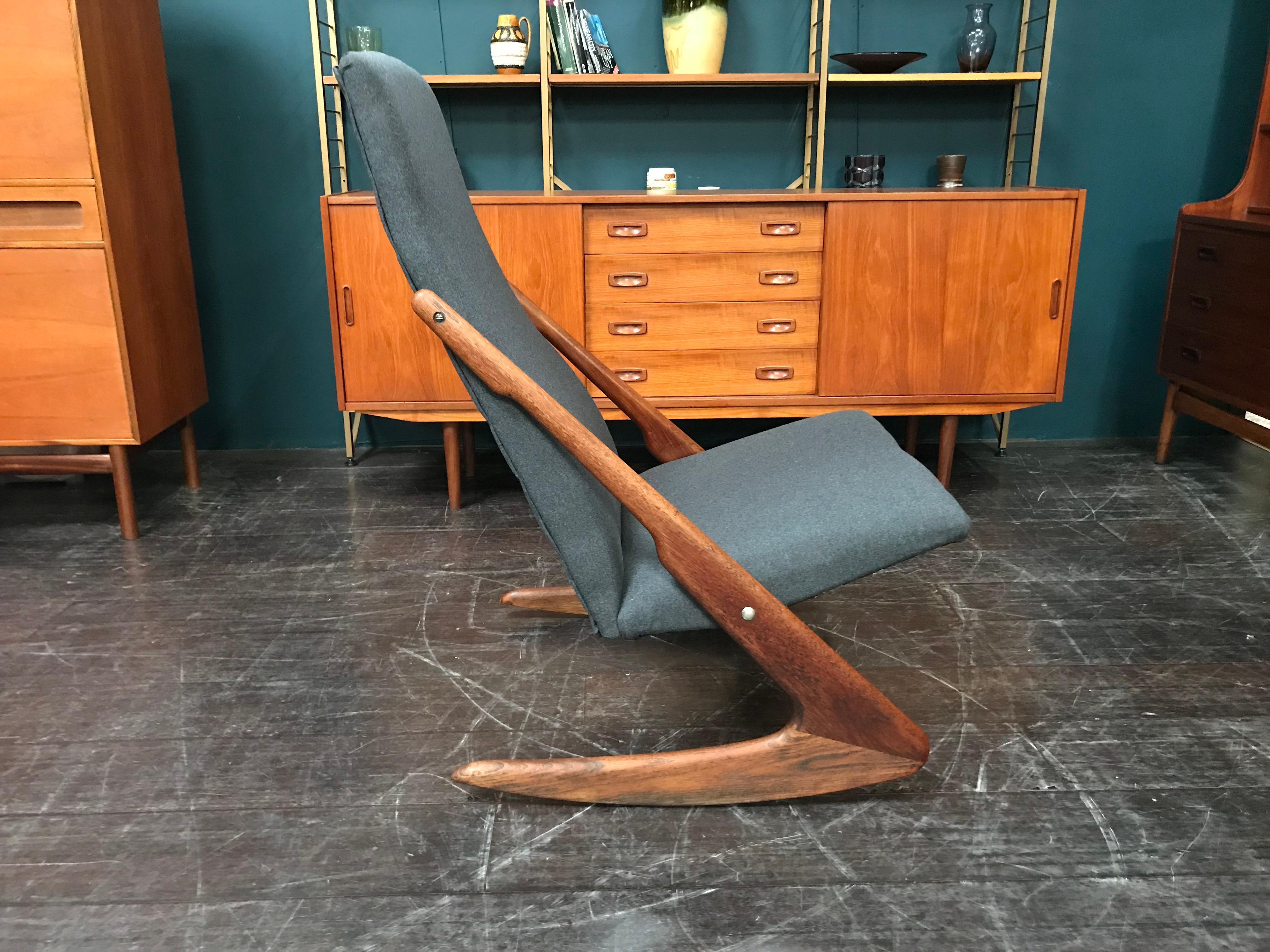 Danish Midcentury 'Boomerang' Rocking Chair by Mogens Kold In Good Condition For Sale In Glasgow, GB