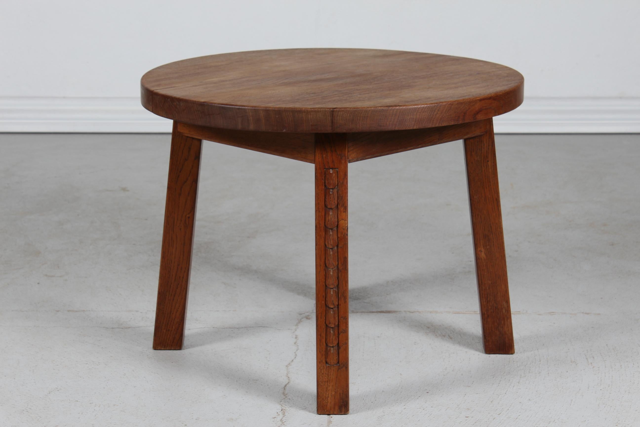 Scandinavian Modern Danish Midcentury Brutalist Round Coffee Table of Solid Oak by Cabinetmaker 1950 For Sale