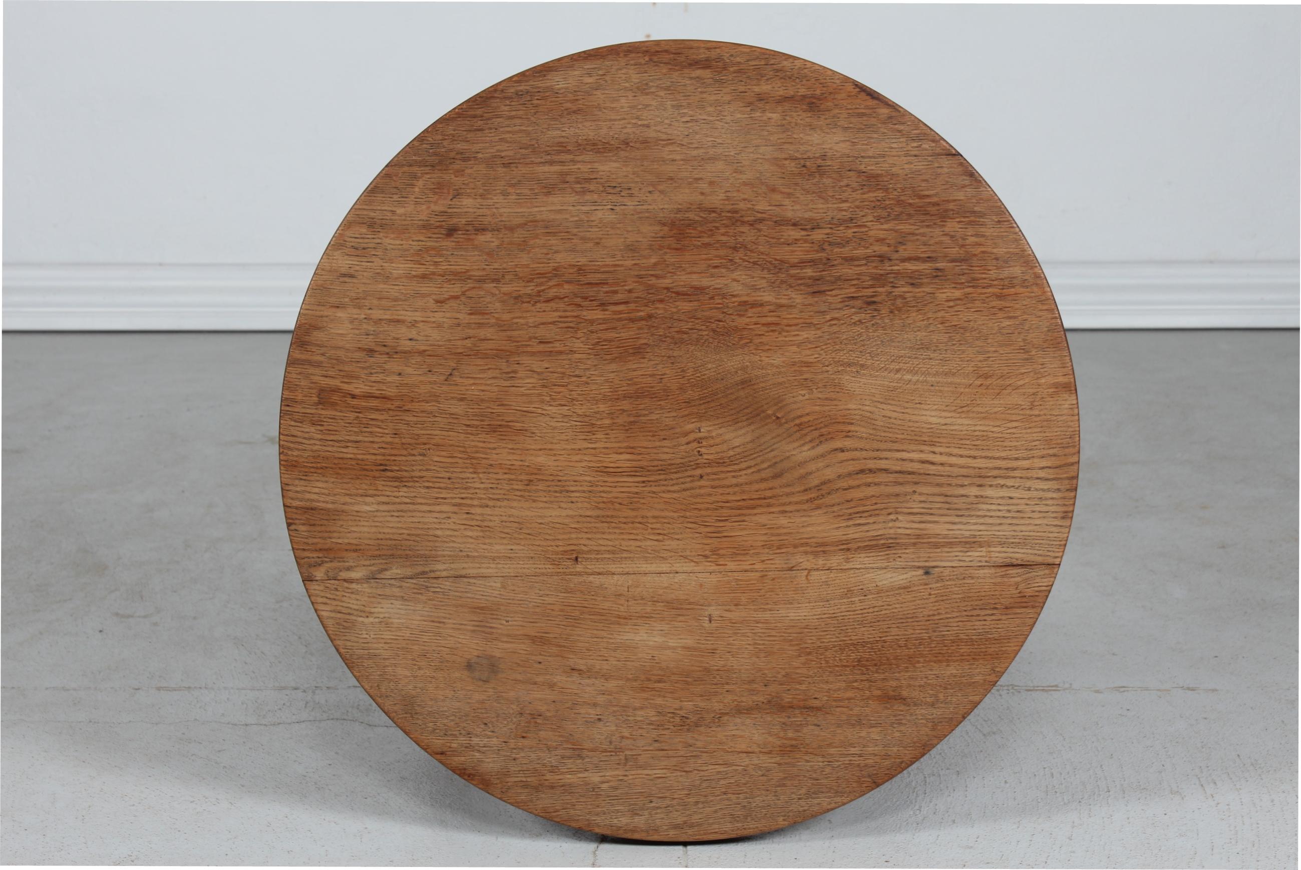 Danish Midcentury Brutalist Round Coffee Table of Solid Oak by Cabinetmaker 1950 For Sale 3
