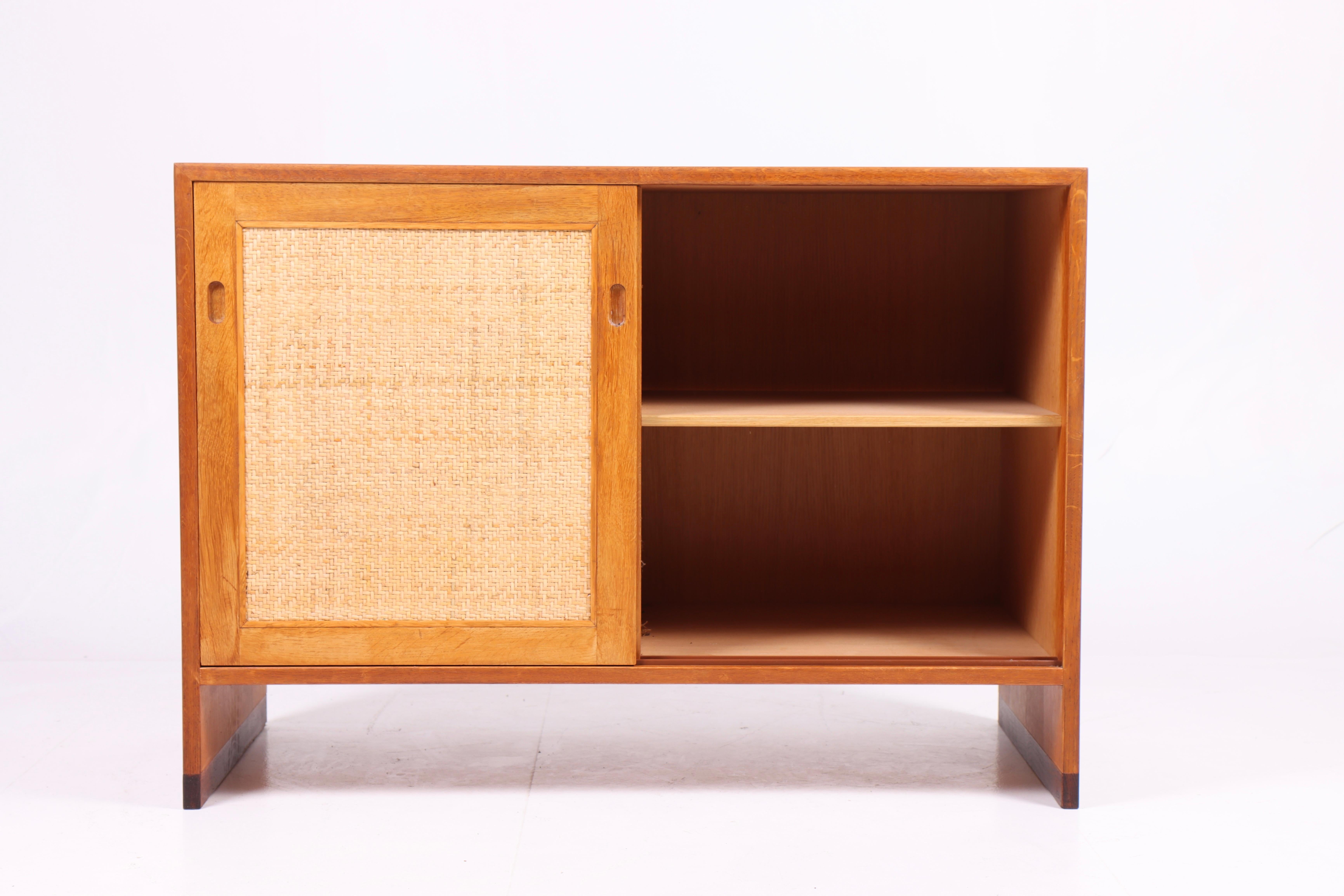 Danish Midcentury Cabinet in Oak by Hans Wegner, 1960s In Good Condition In Lejre, DK