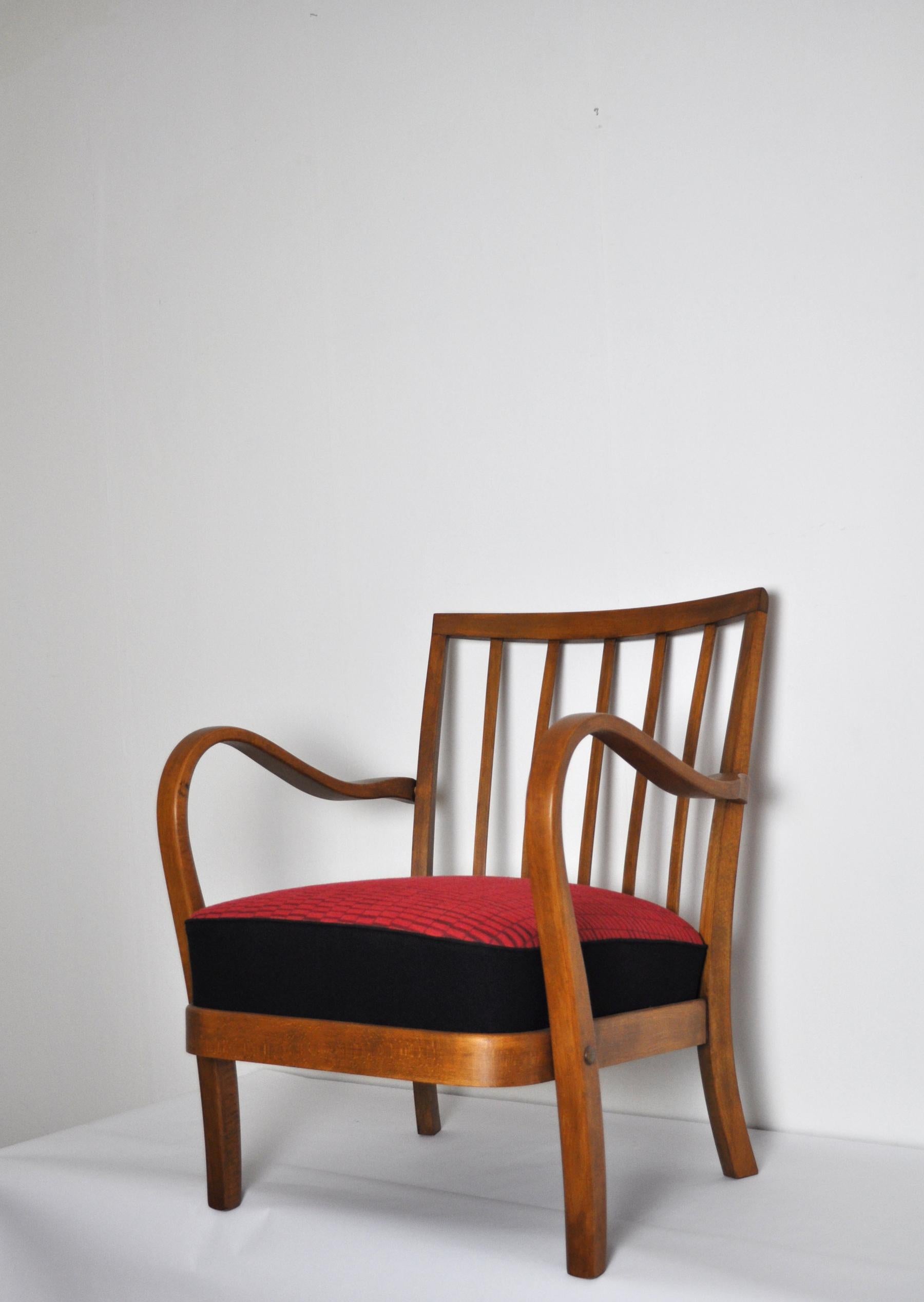 Scandinavian Modern Danish Midcentury Cabinetmaker Armchair Attributed to Fritz Hansen, 1940s