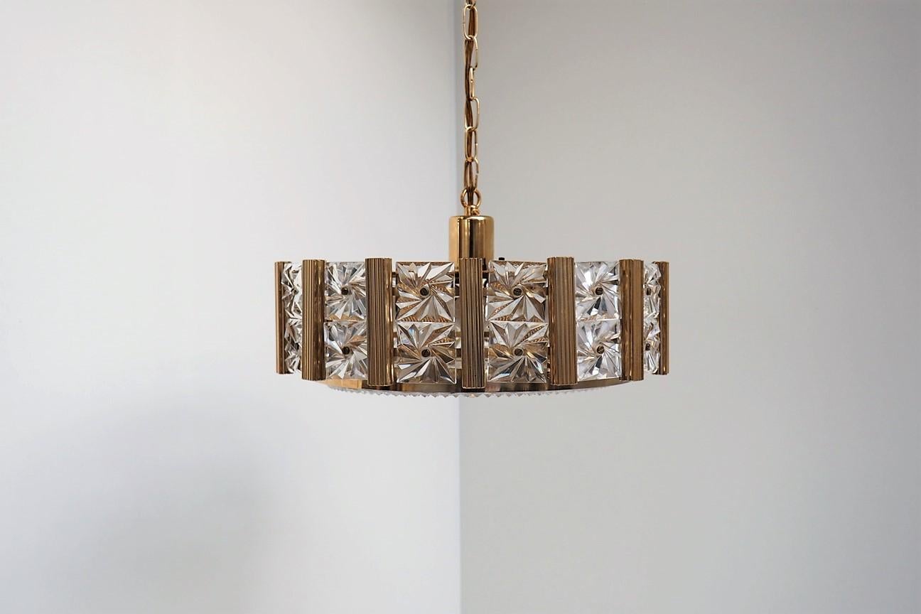 Danish Midcentury Chandelier by Vitrika in Collaboration with Orrefors, 1960s In Good Condition For Sale In Spoettrup, DK