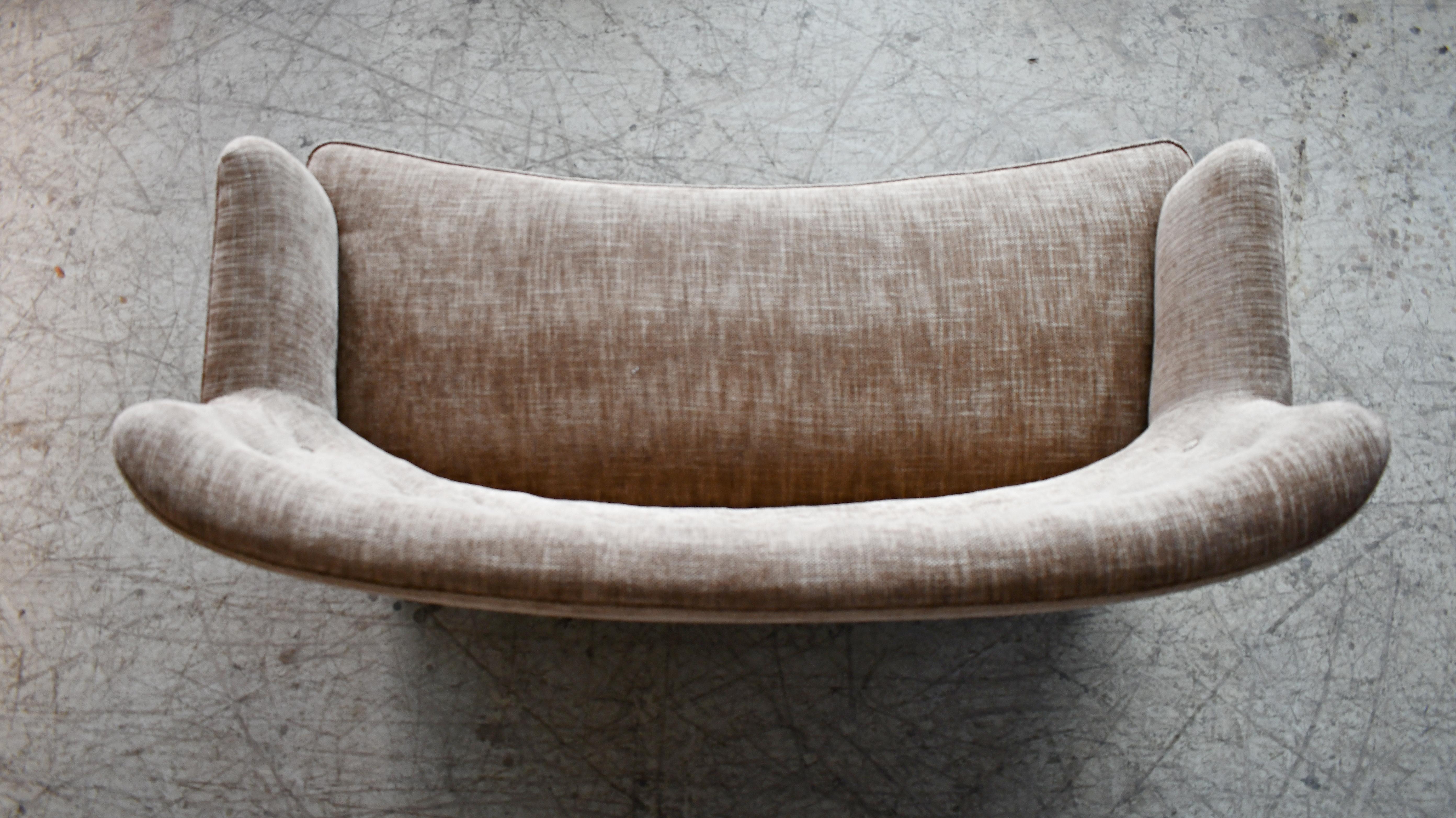 Danish Midcentury Classic Curved Settee in the Style of Georg Kofoed 3