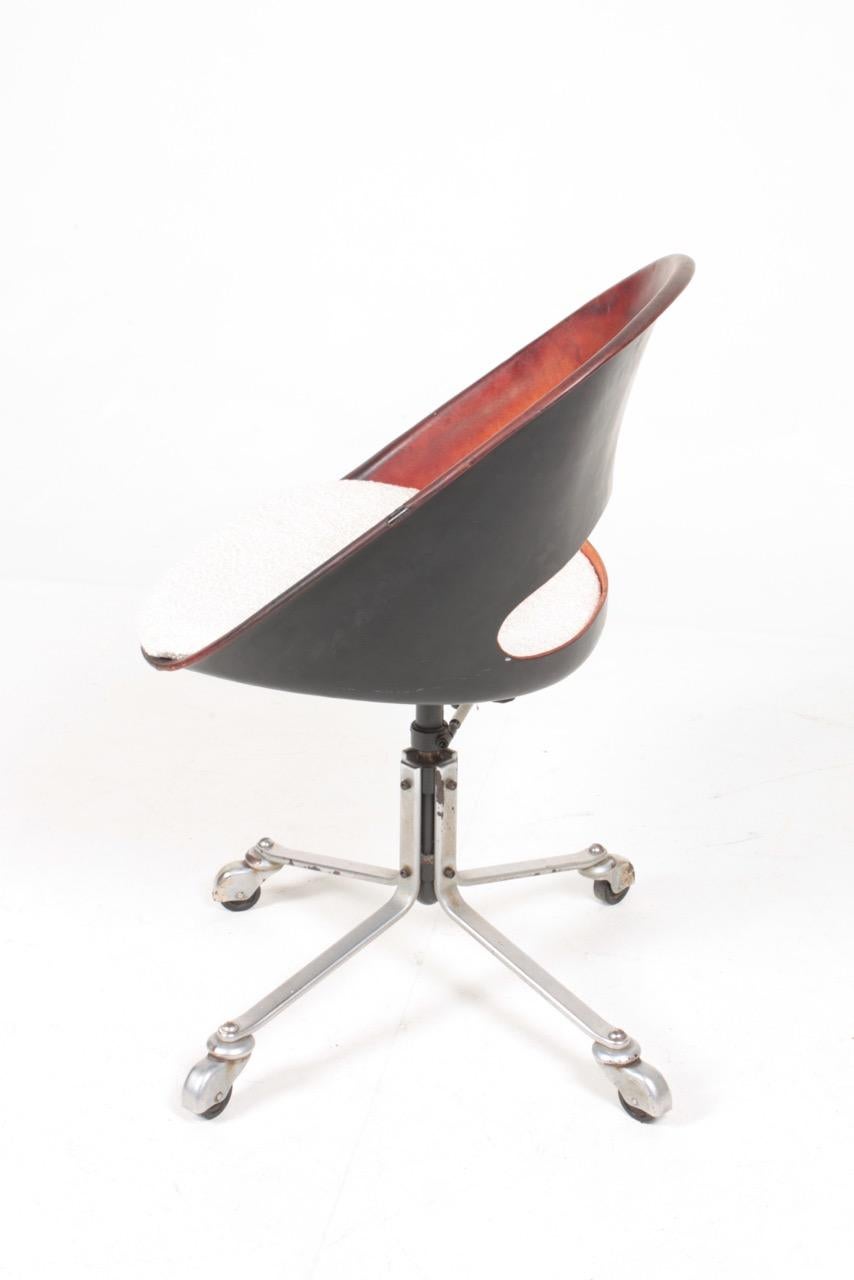 Danish Midcentury Desk Chair in Patinated Leather, 1960s 2