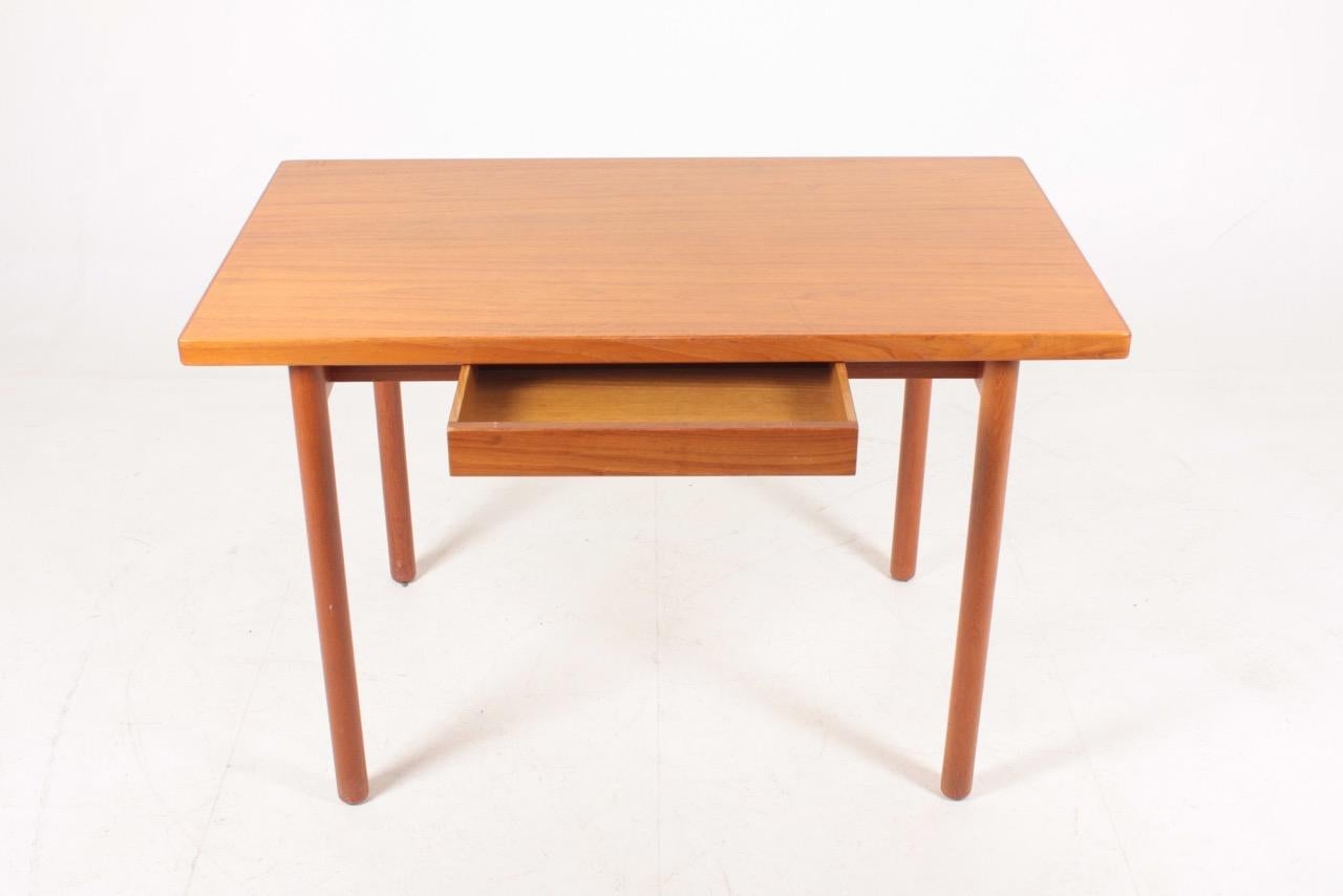 Danish Midcentury Desk in Teak, 1960s In Good Condition For Sale In Lejre, DK